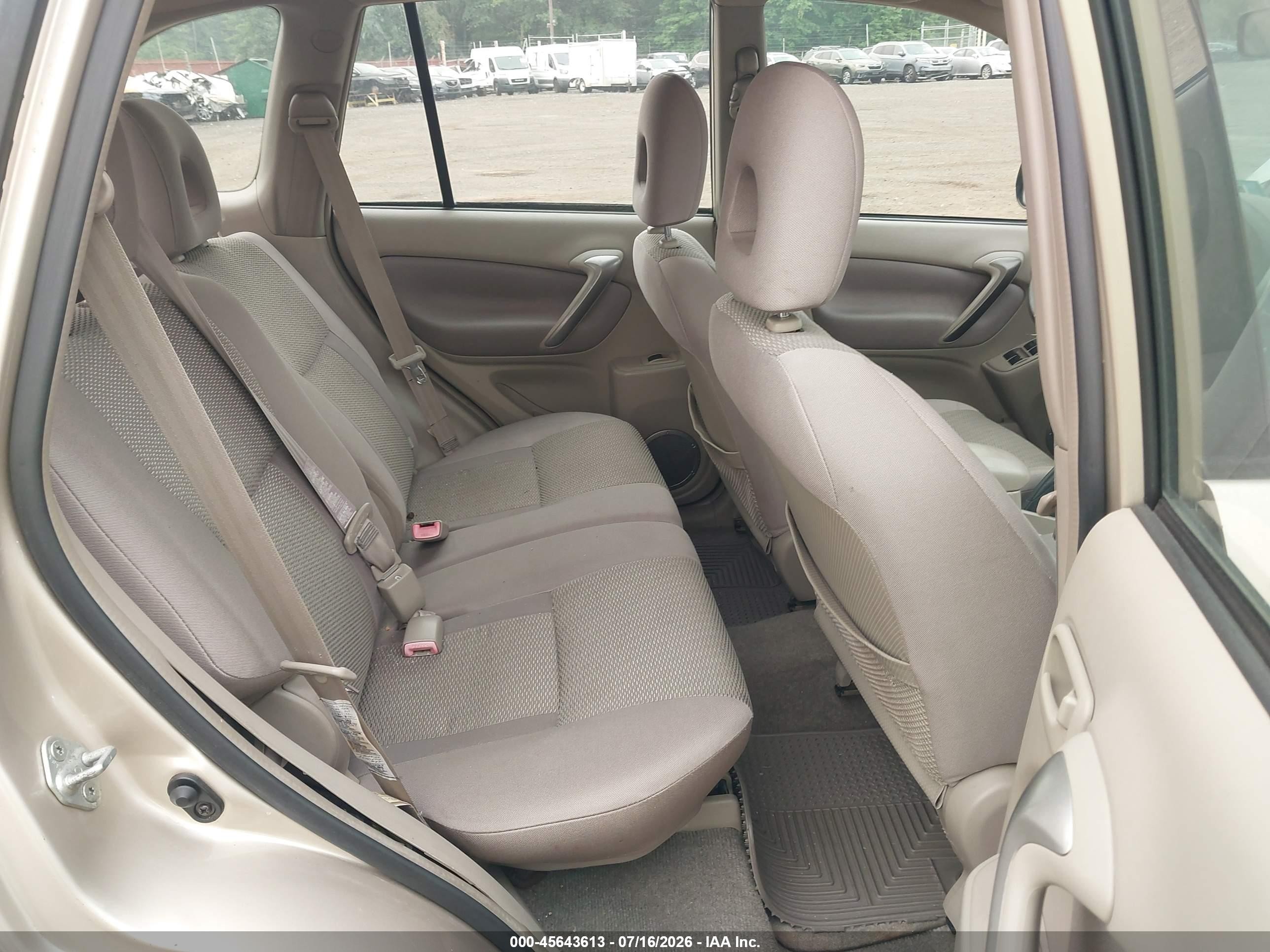 2004 Toyota Rav4   Beige vin: JTEGD20V040014136