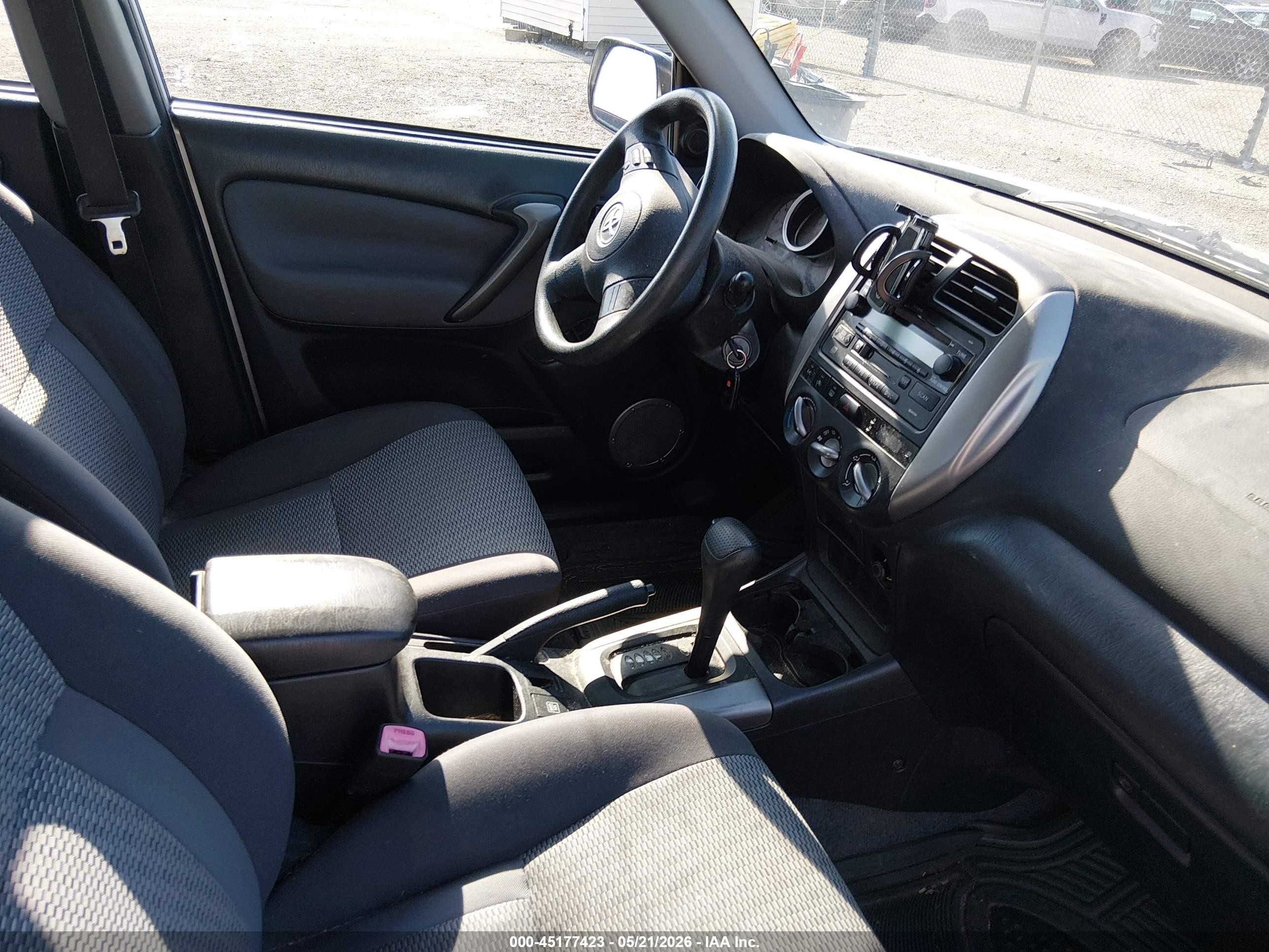 2004 Toyota Rav4   Silver vin: JTEGD20V040020227