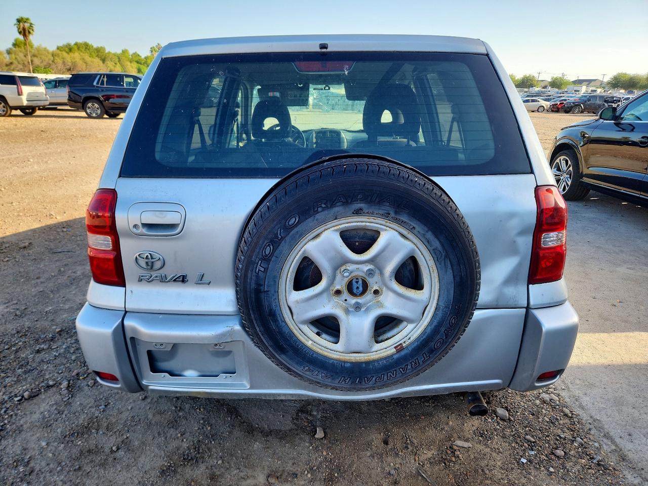 2005 Toyota Rav4 Base Silver vin: JTEGD20V050048319