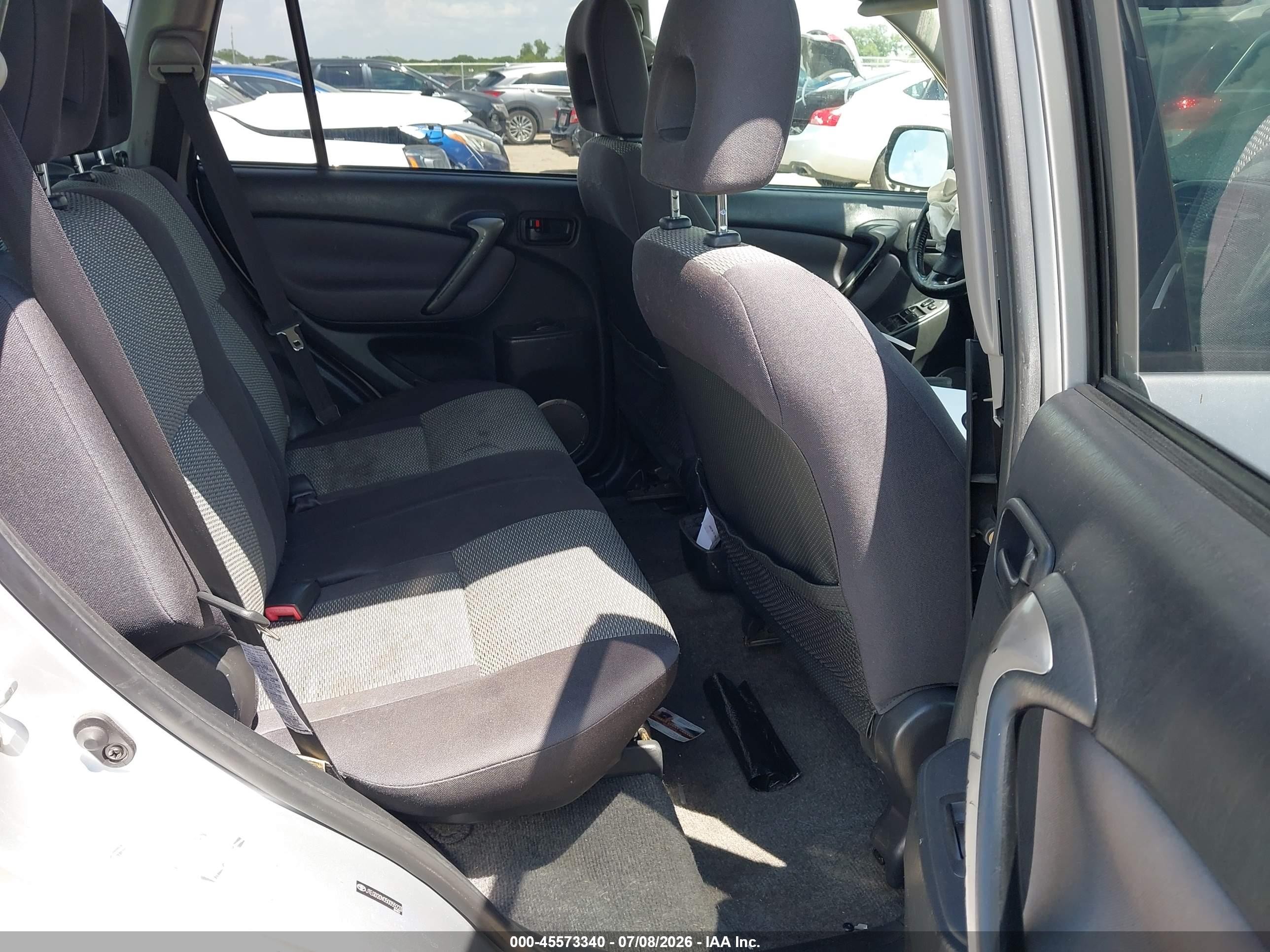 2005 Toyota Rav4 Silver vin: JTEGD20V050055223
