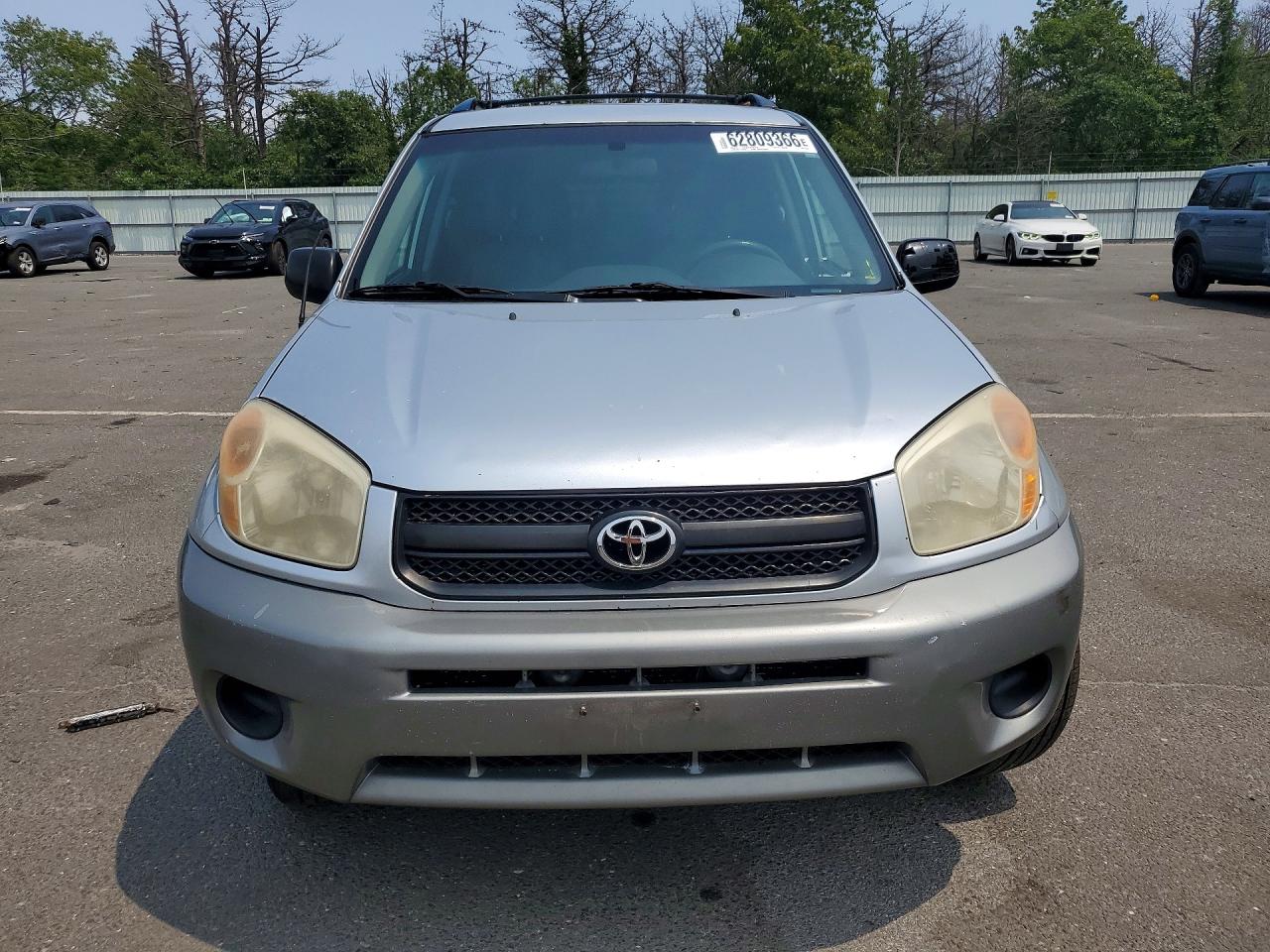 2005 Toyota Rav4 Base Silver vin: JTEGD20V050077805