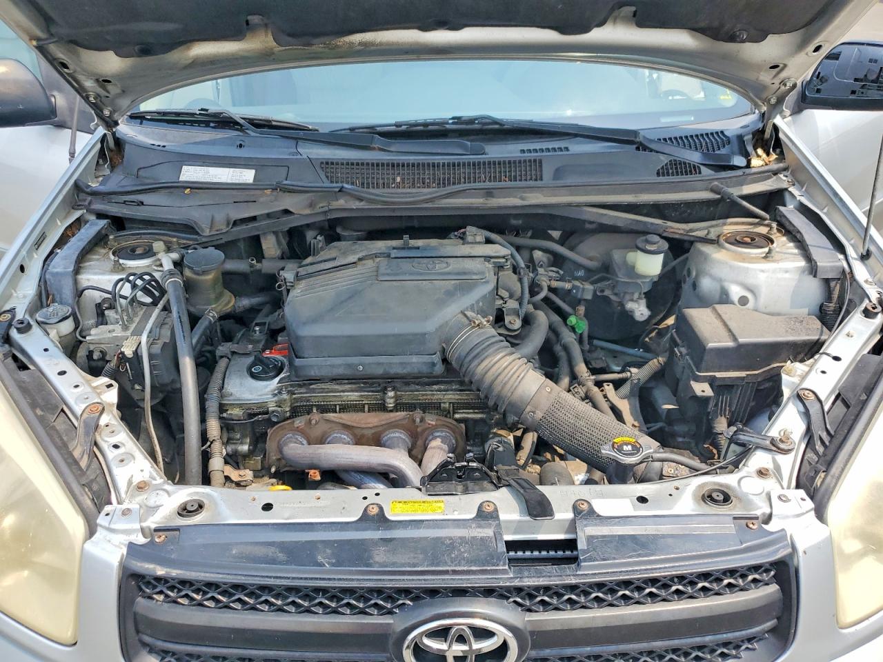 2005 Toyota Rav4 Base Silver vin: JTEGD20V050077805
