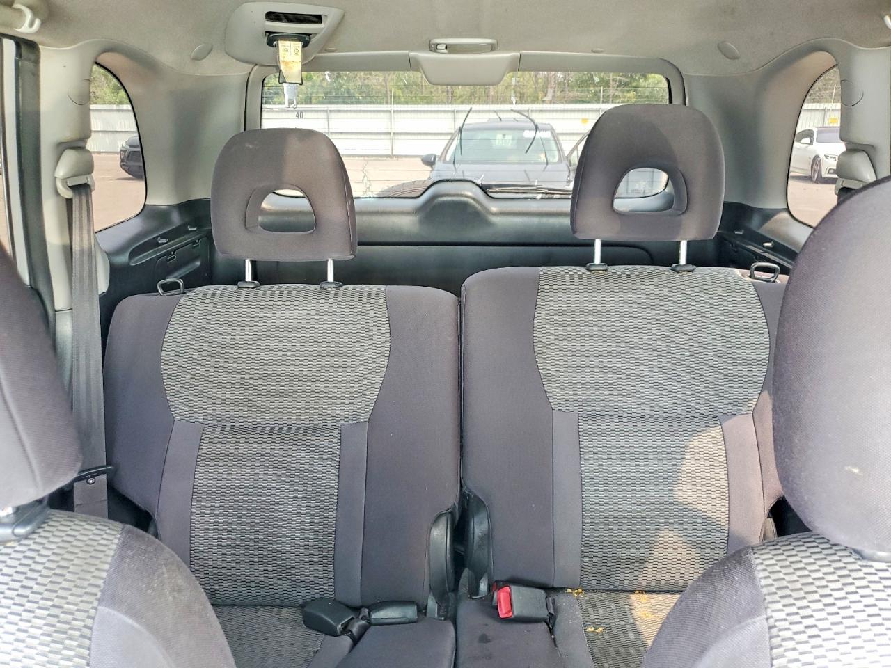 2005 Toyota Rav4 Base Silver vin: JTEGD20V050077805