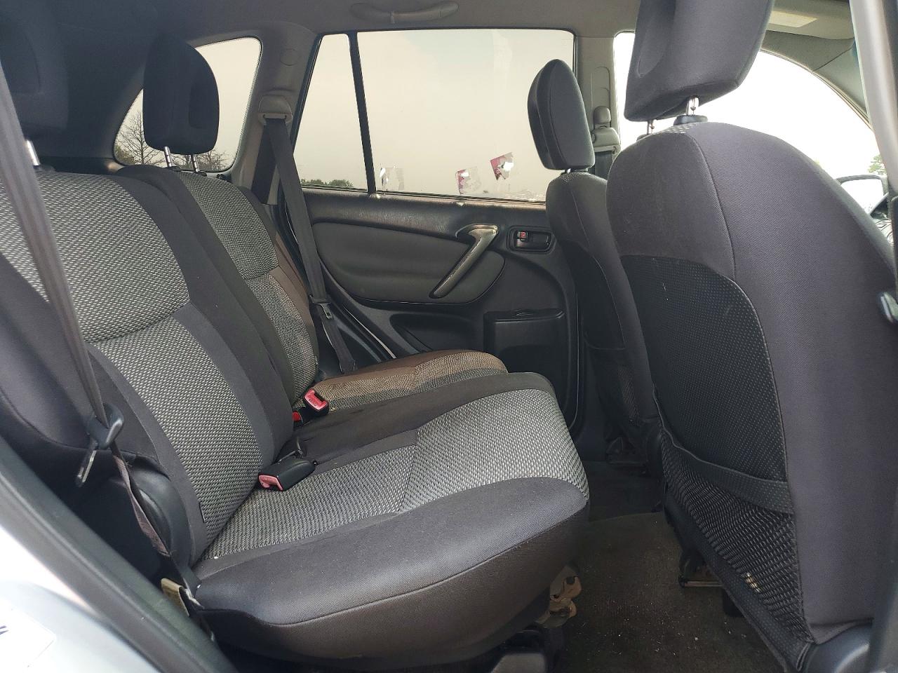 2005 Toyota Rav4 Base Silver vin: JTEGD20V050077805