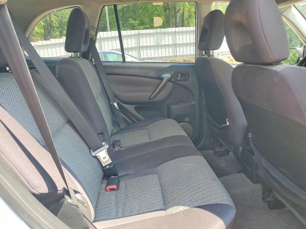 2004 Toyota Rav4 Base Silver vin: JTEGD20V240002361