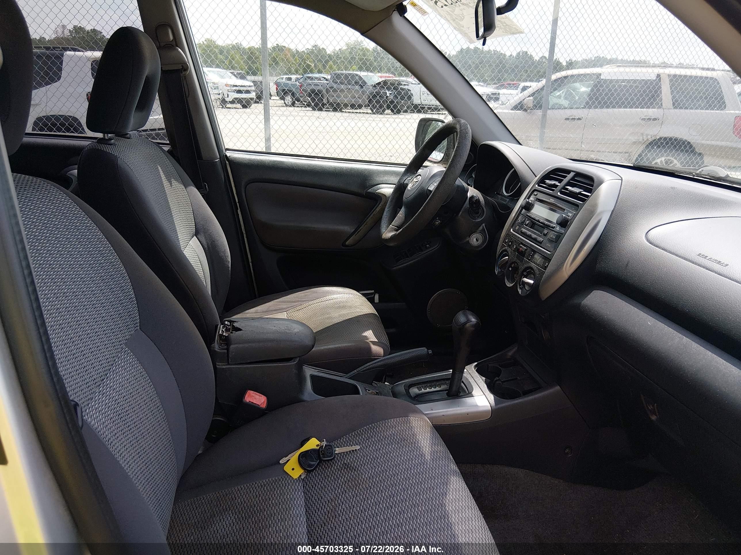2004 Toyota Rav4   Серебряный vin: JTEGD20V240002991
