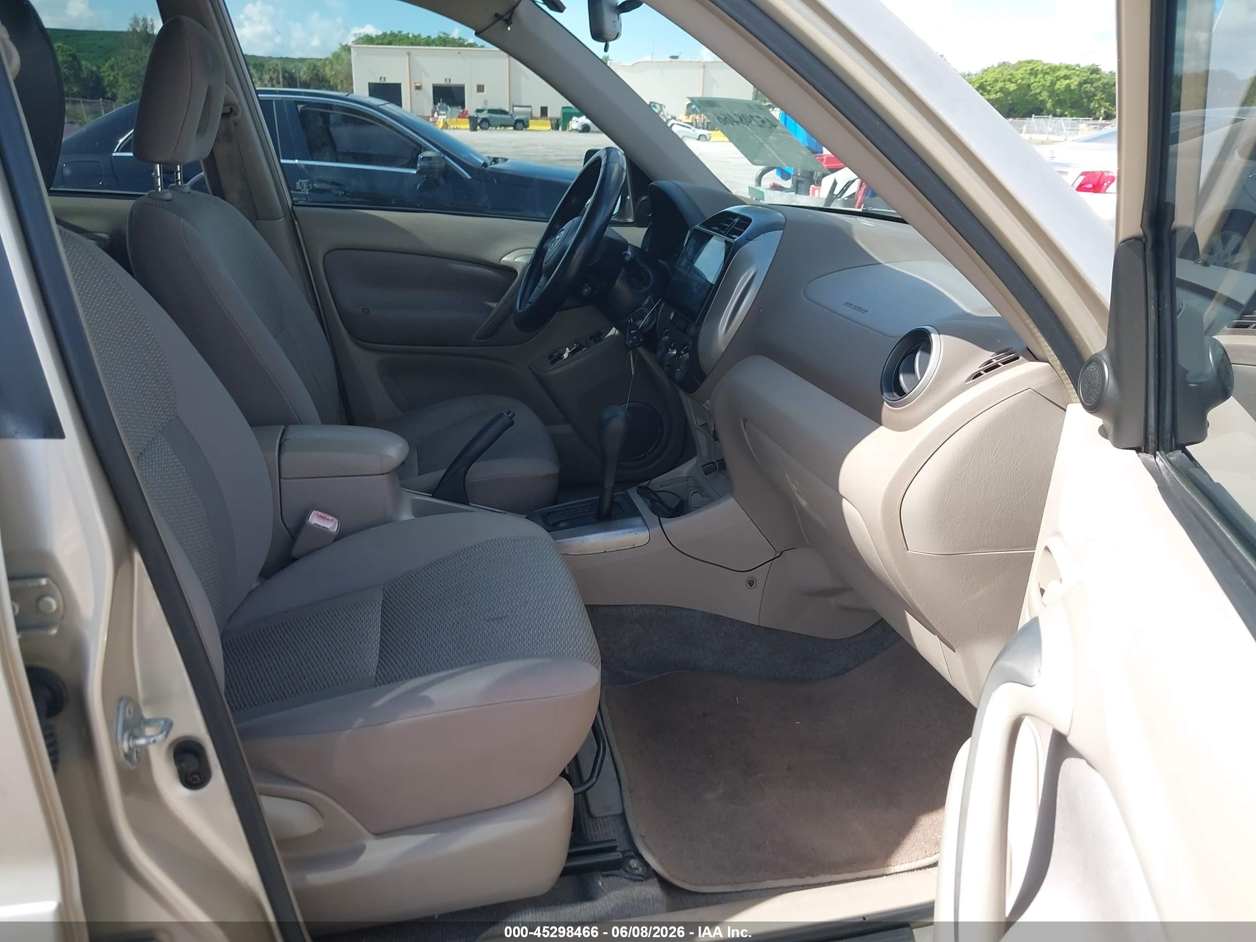 2004 Toyota Rav4   Gold vin: JTEGD20V240023713