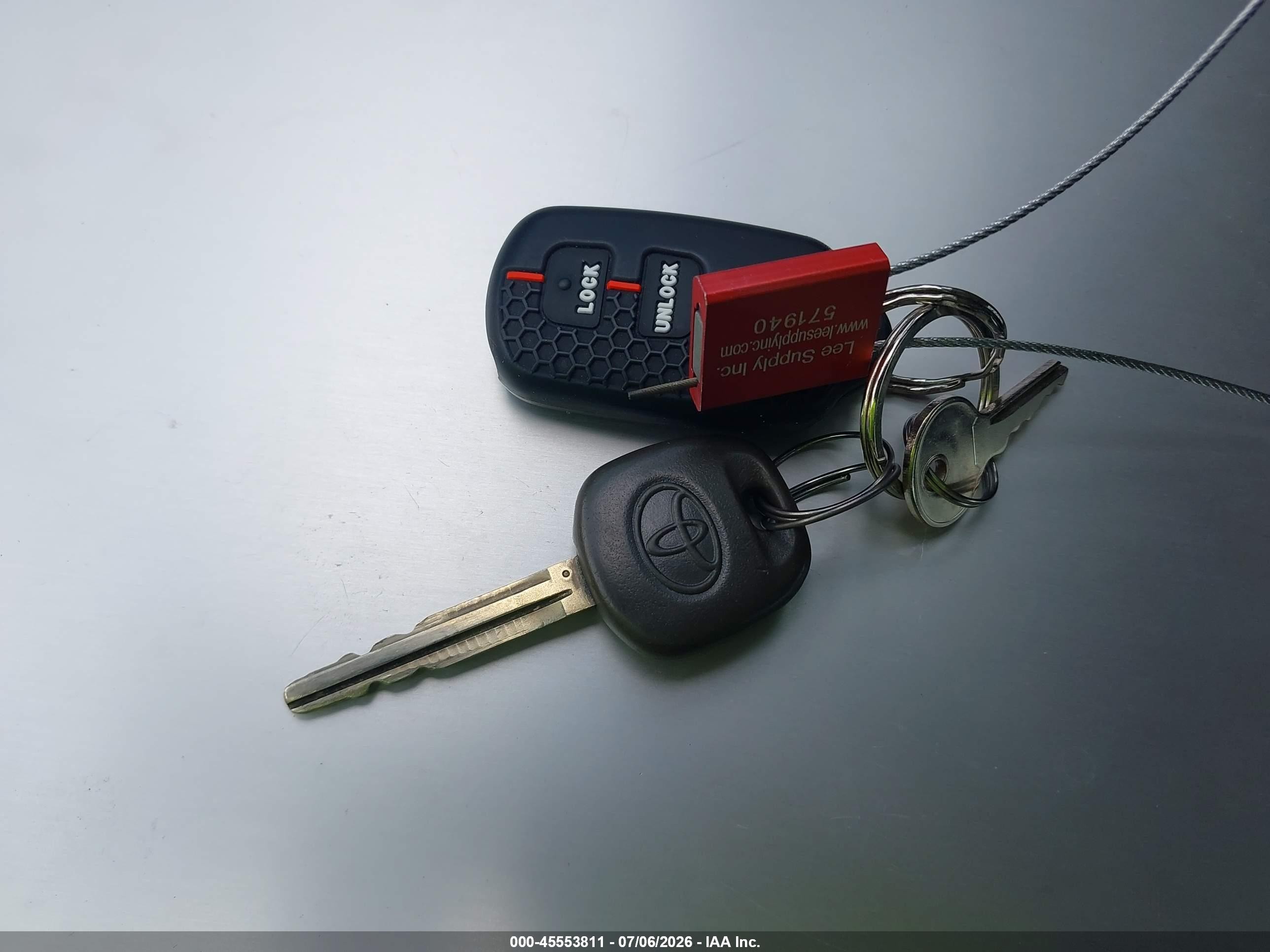 2005 Toyota Rav4   Серый vin: JTEGD20V450051689