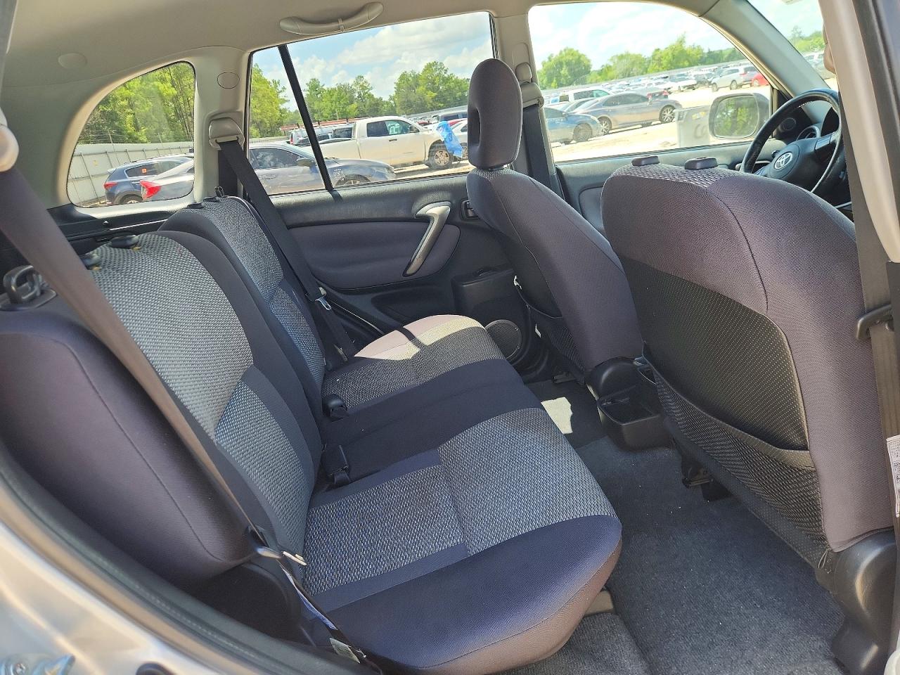2004 Toyota Rav4 Base Silver vin: JTEGD20V540026363