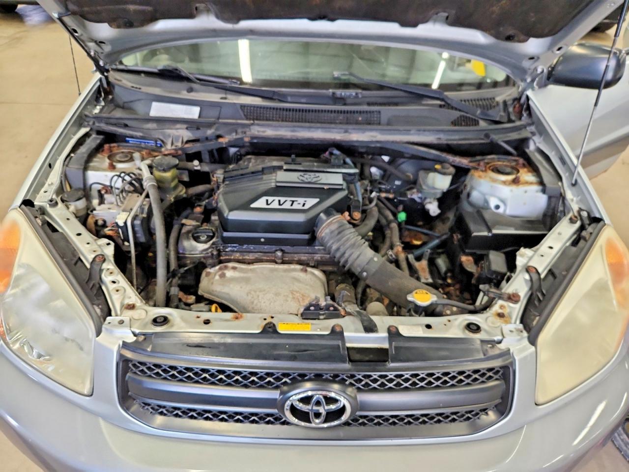 2005 Toyota Rav4 Base Silver vin: JTEGD20V550087536