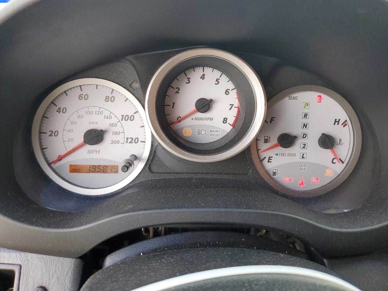 2004 Toyota Rav4 Base White vin: JTEGD20V640003383
