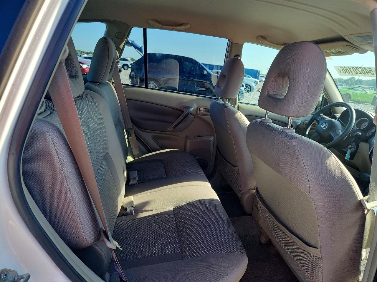2004 Toyota Rav4 Base White vin: JTEGD20V640009667