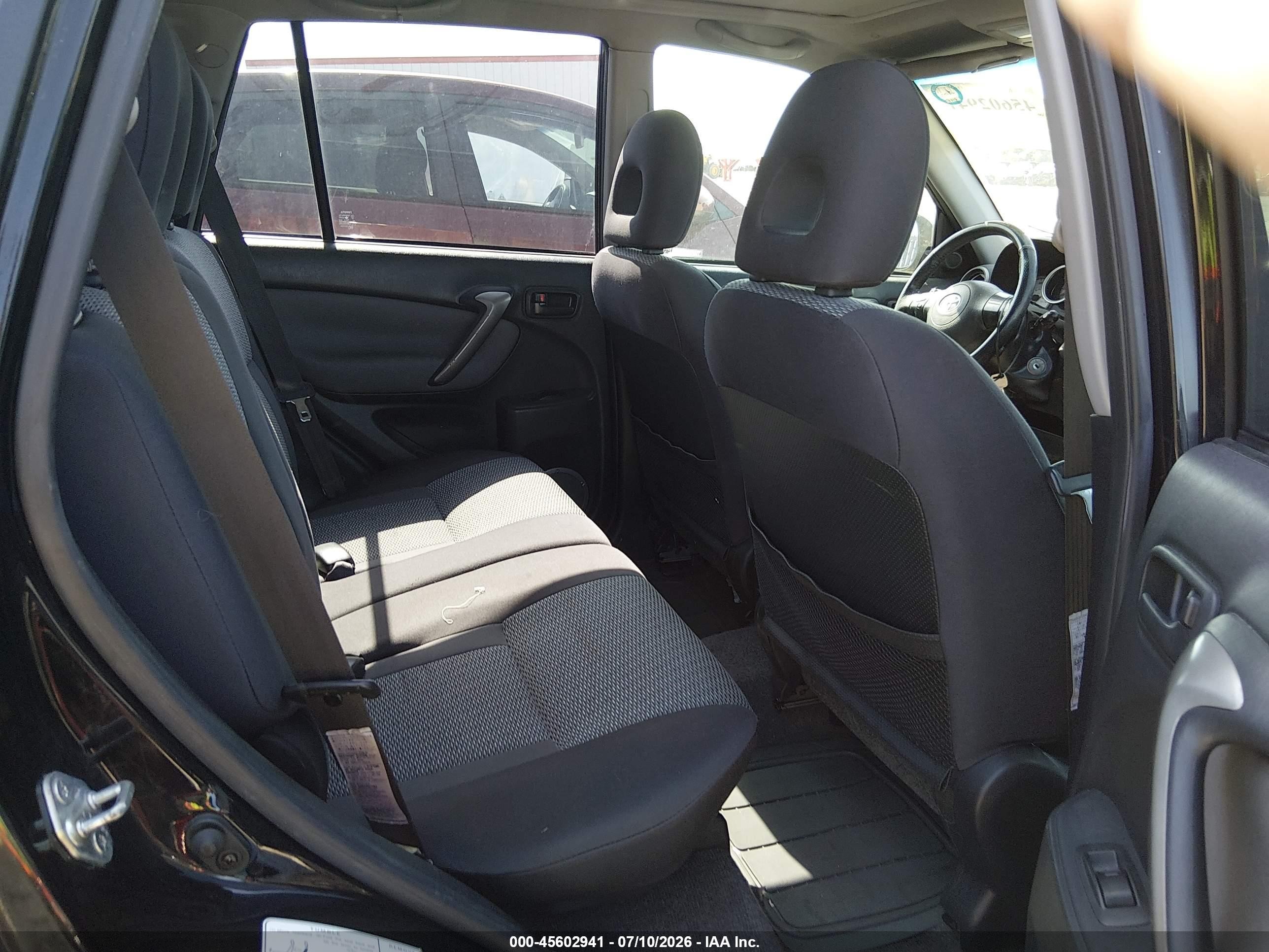 2004 Toyota Rav4   Black vin: JTEGD20V640010351
