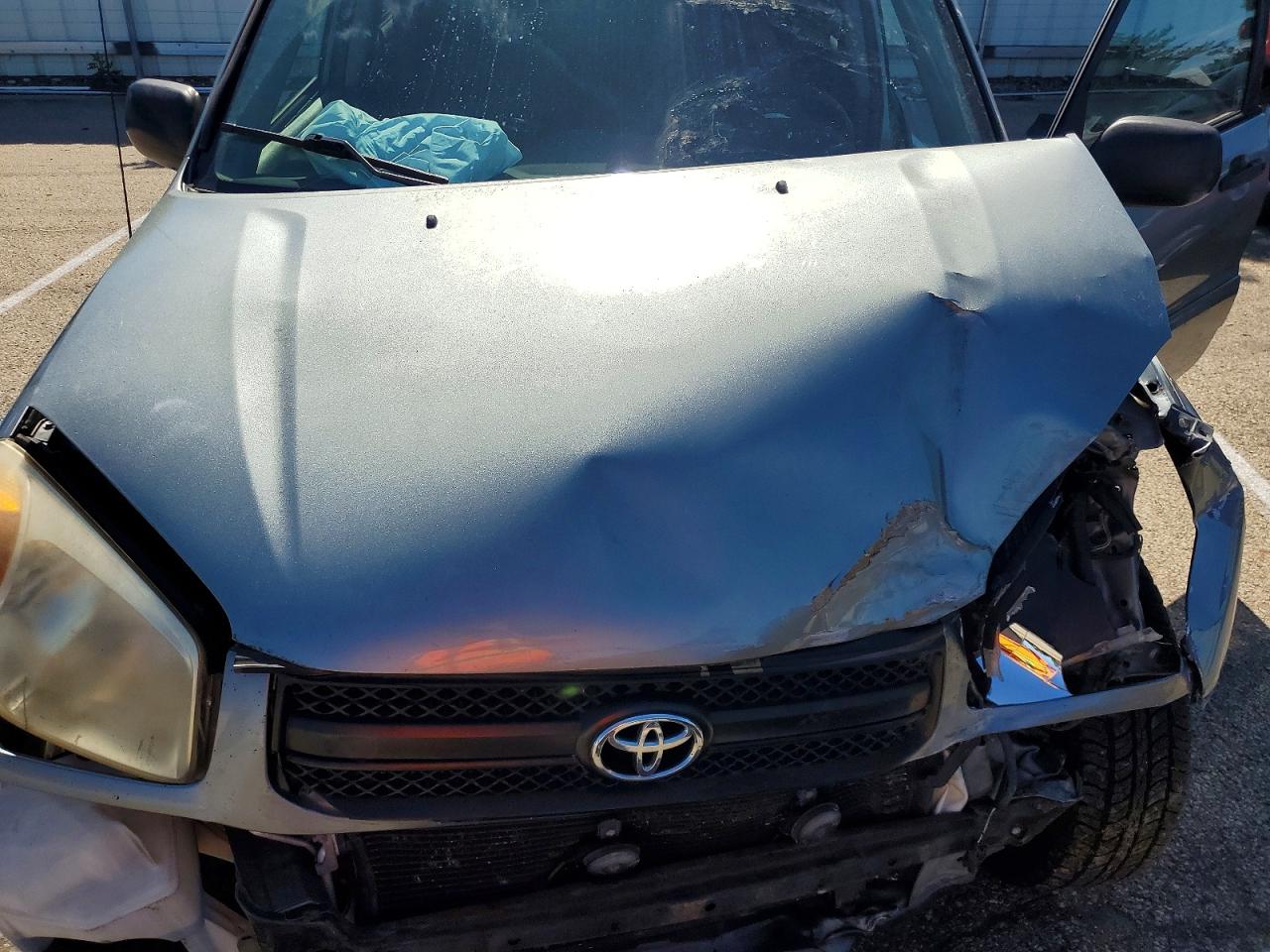 2004 Toyota Rav4 Base Silver vin: JTEGD20V640012424