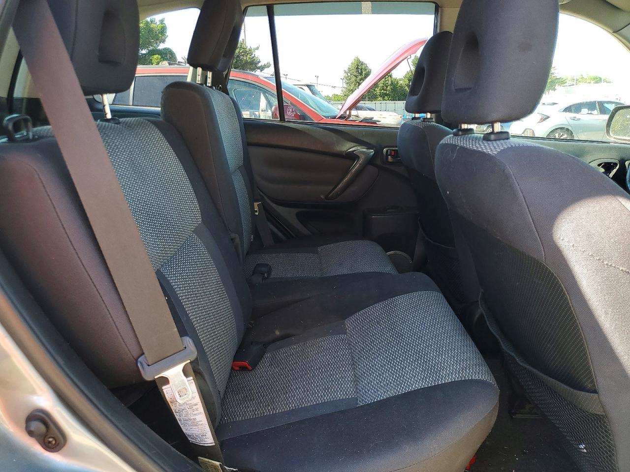 2004 Toyota Rav4 Base Silver vin: JTEGD20V640012424