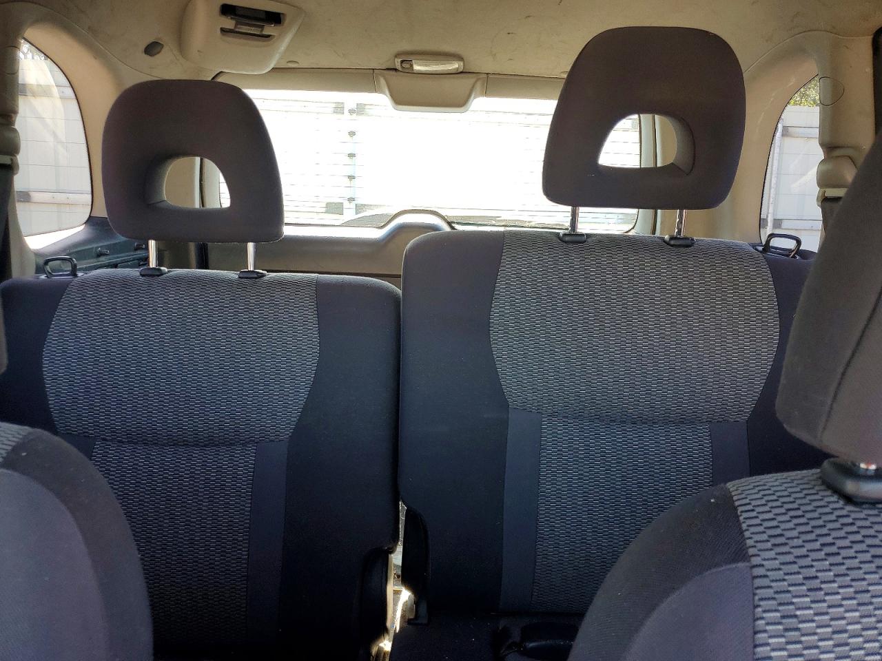 2004 Toyota Rav4 Base Silver vin: JTEGD20V640012424