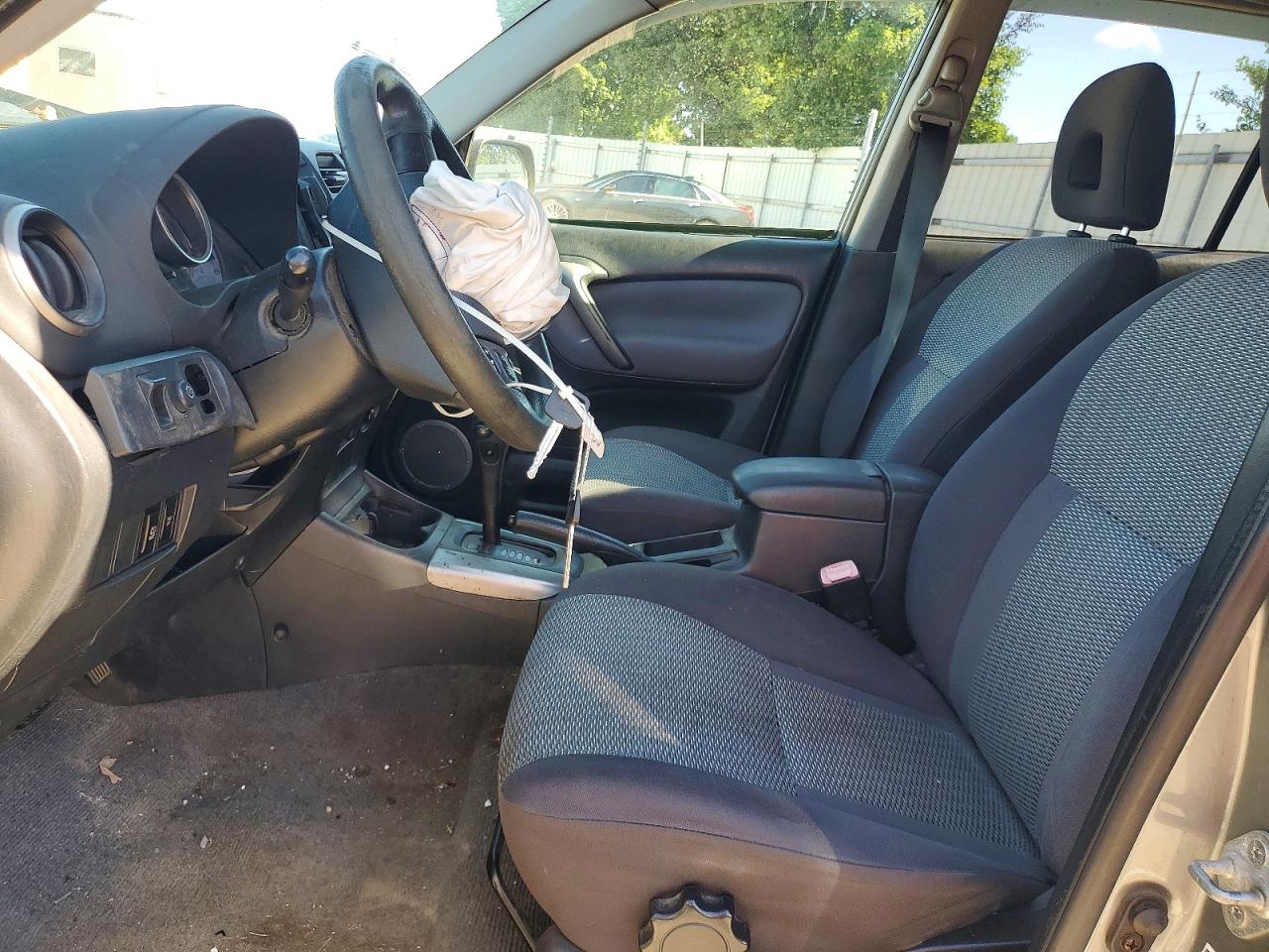 2004 Toyota Rav4 Base Silver vin: JTEGD20V640012424