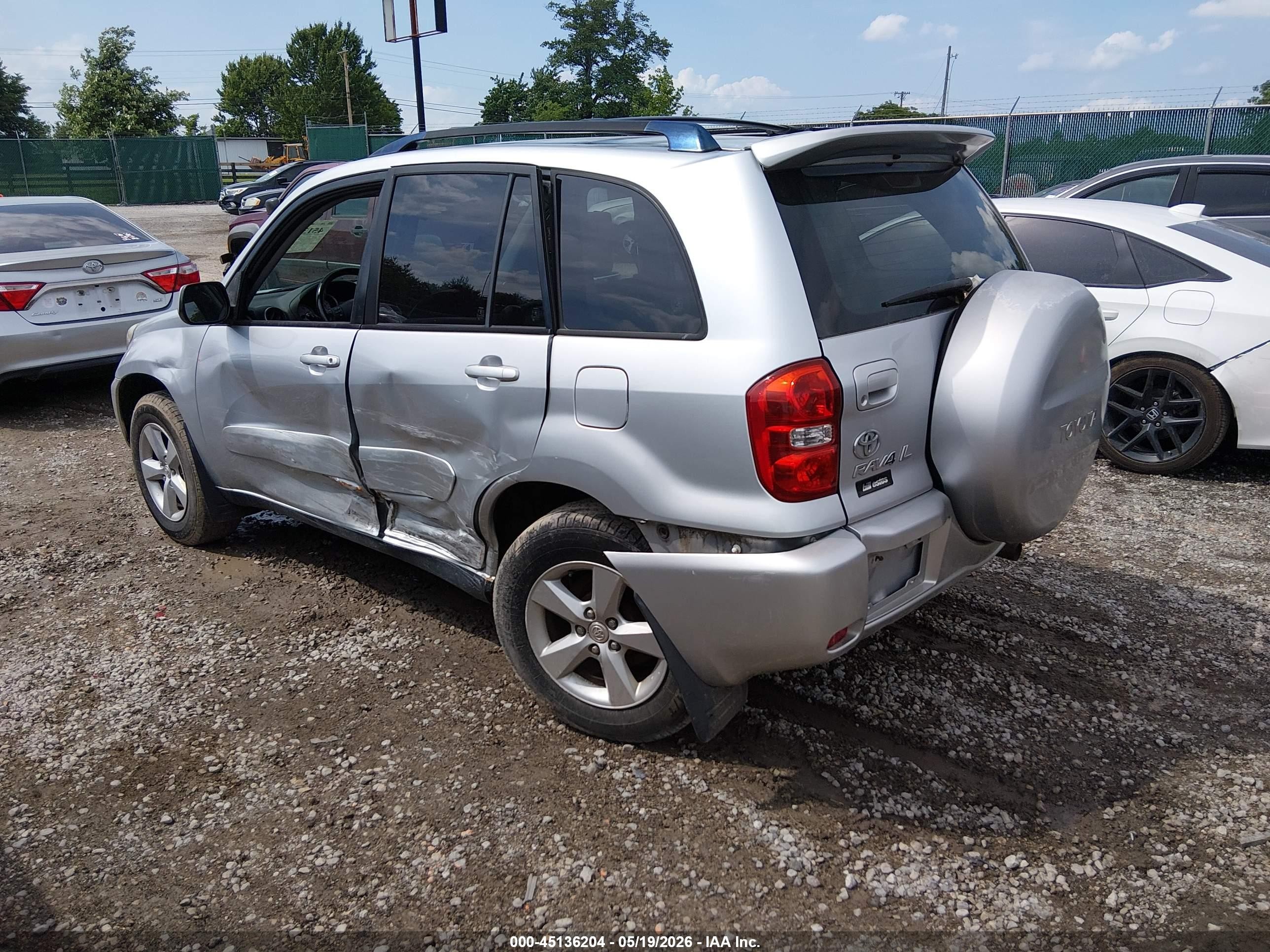 2004 Toyota Rav4   Silver vin: JTEGD20V640024251