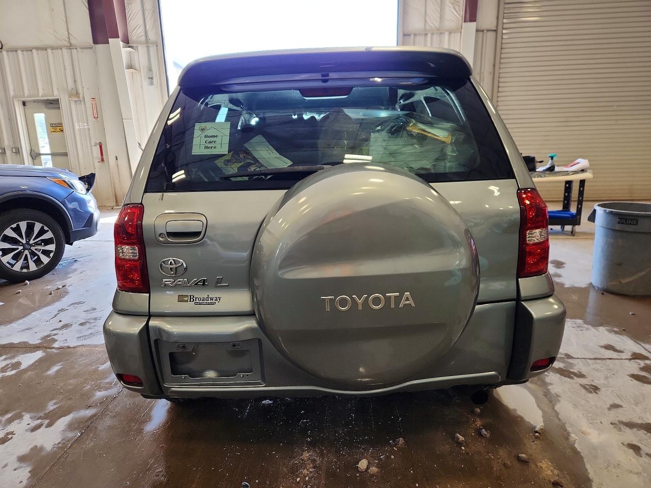 2004 Toyota Rav4 Base Green vin: JTEGD20V640025657