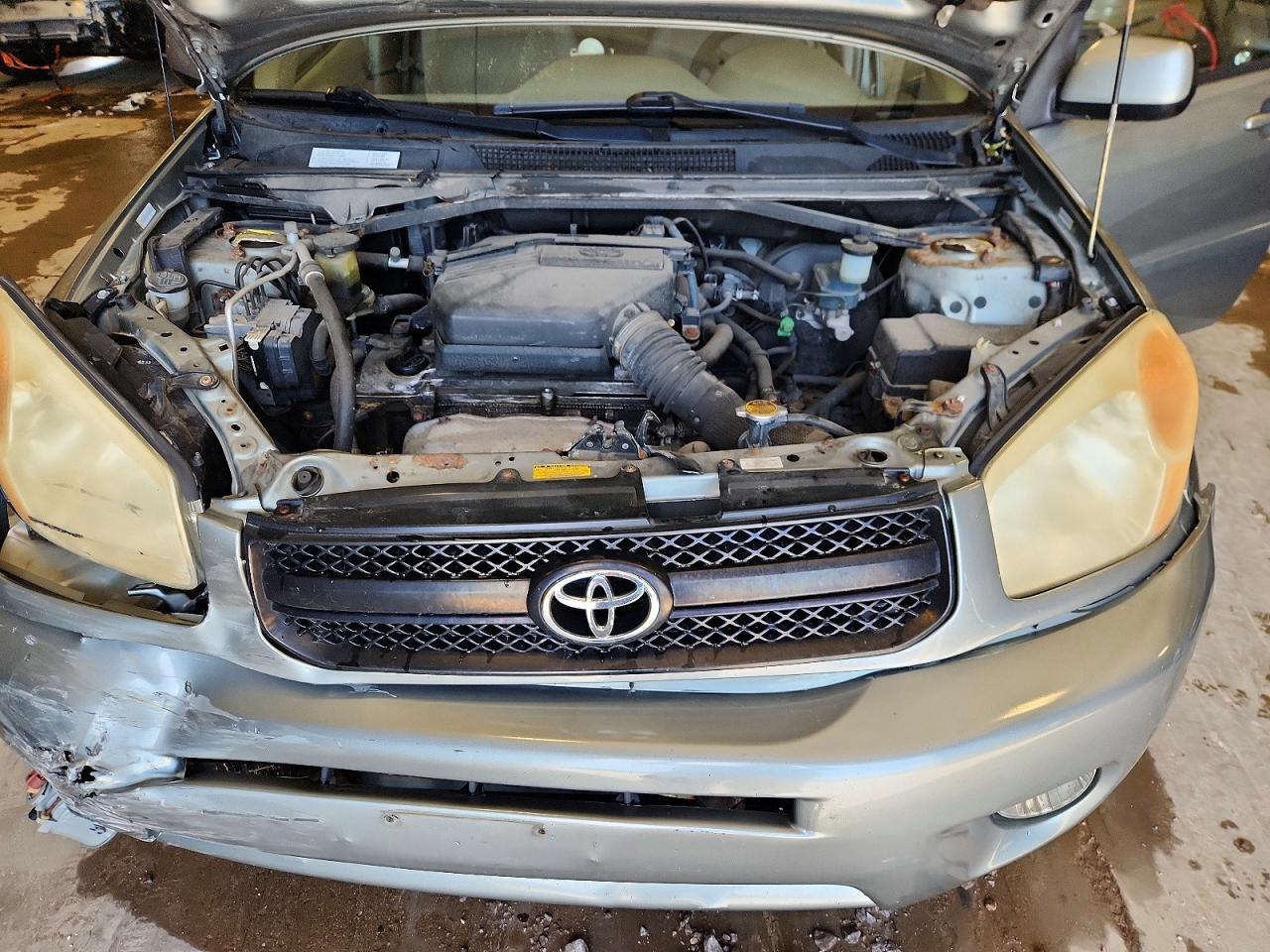 2004 Toyota Rav4 Base Green vin: JTEGD20V640025657