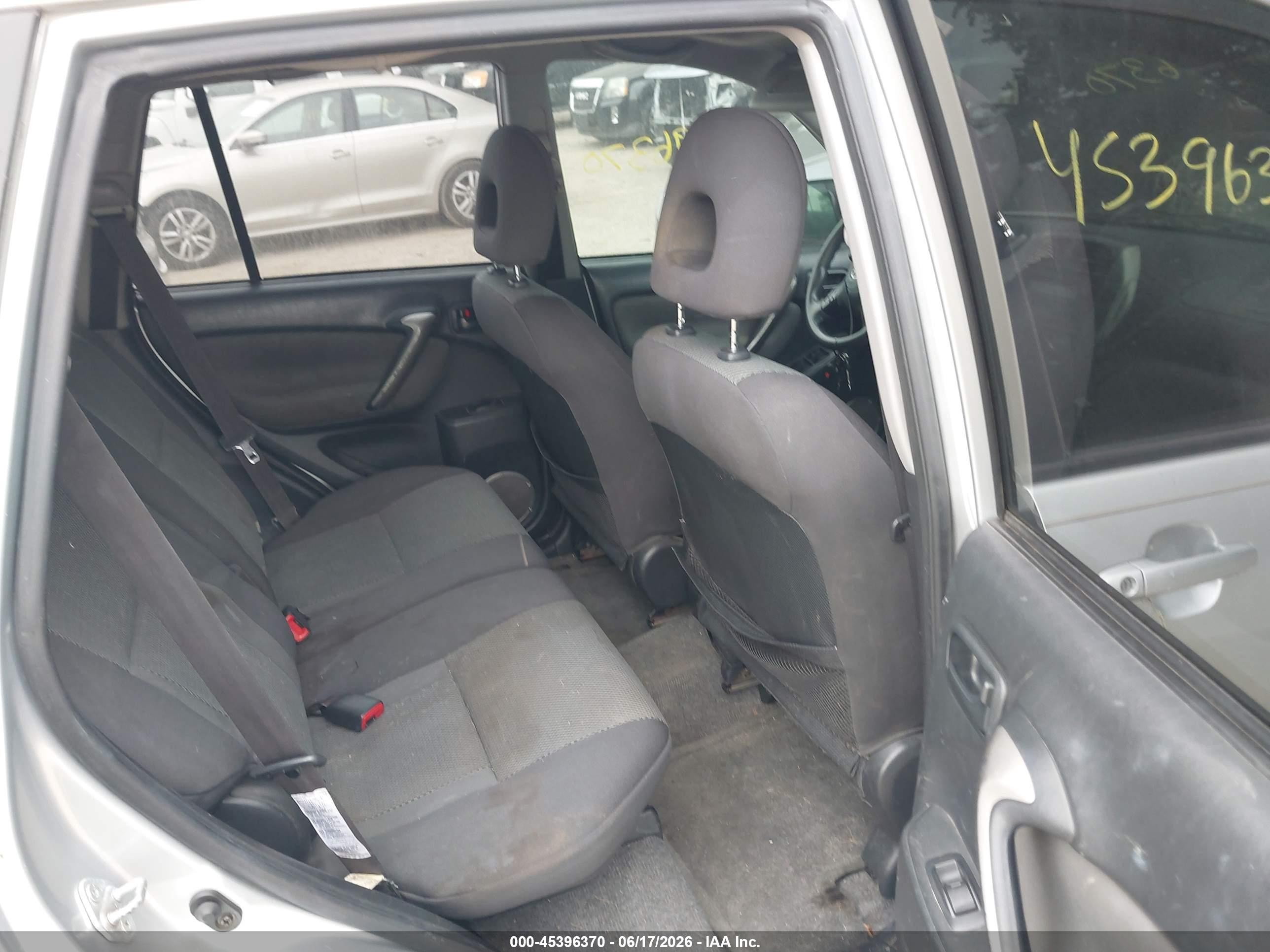 2005 Toyota Rav4 Silver vin: JTEGD20V650068915