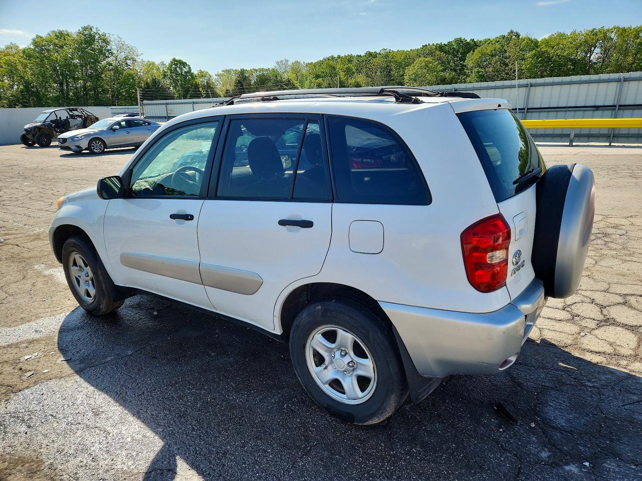 2005 Toyota Rav4 Base White vin: JTEGD20V650072236