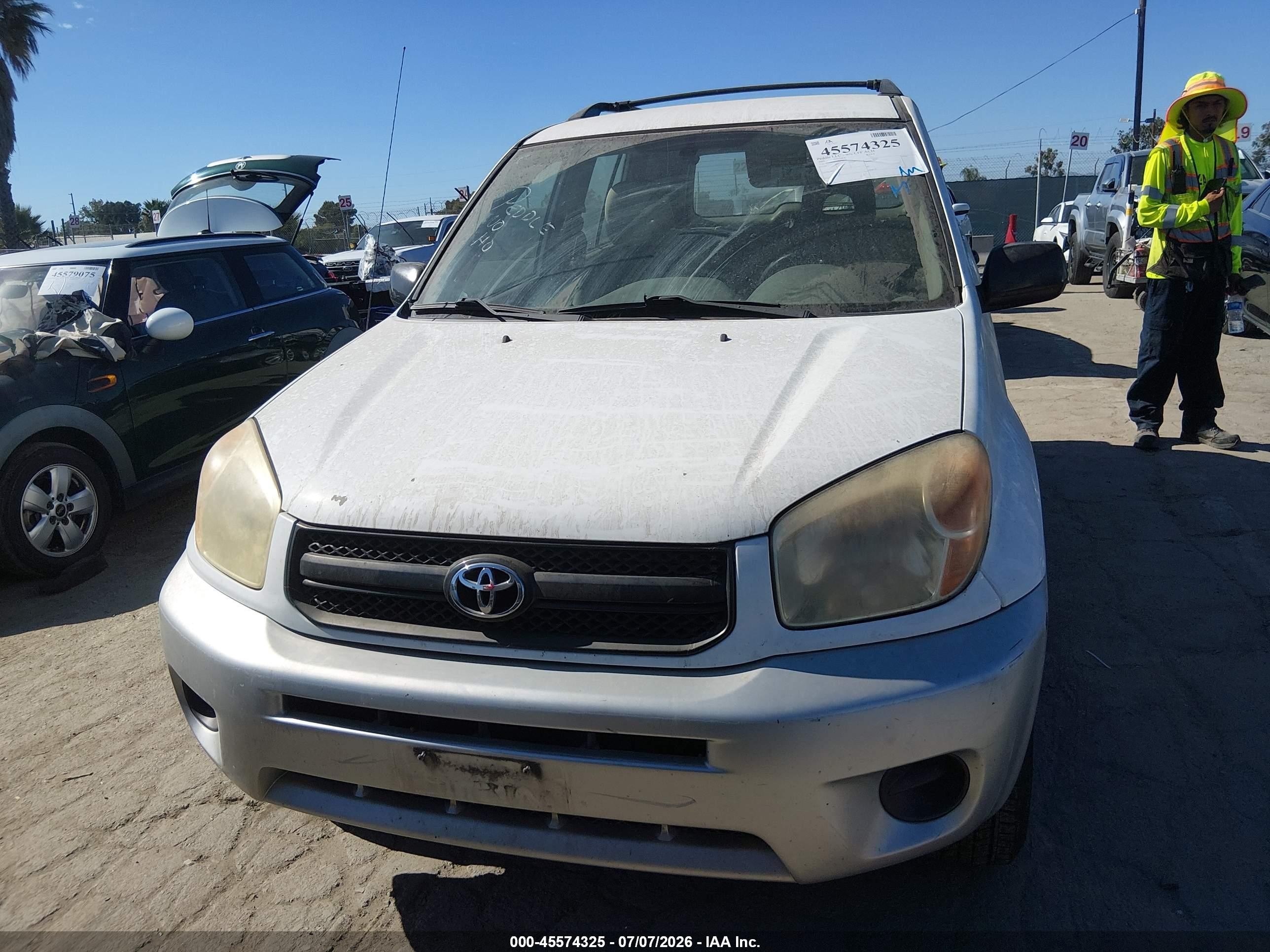 2005 Toyota Rav4   White vin: JTEGD20V650079235