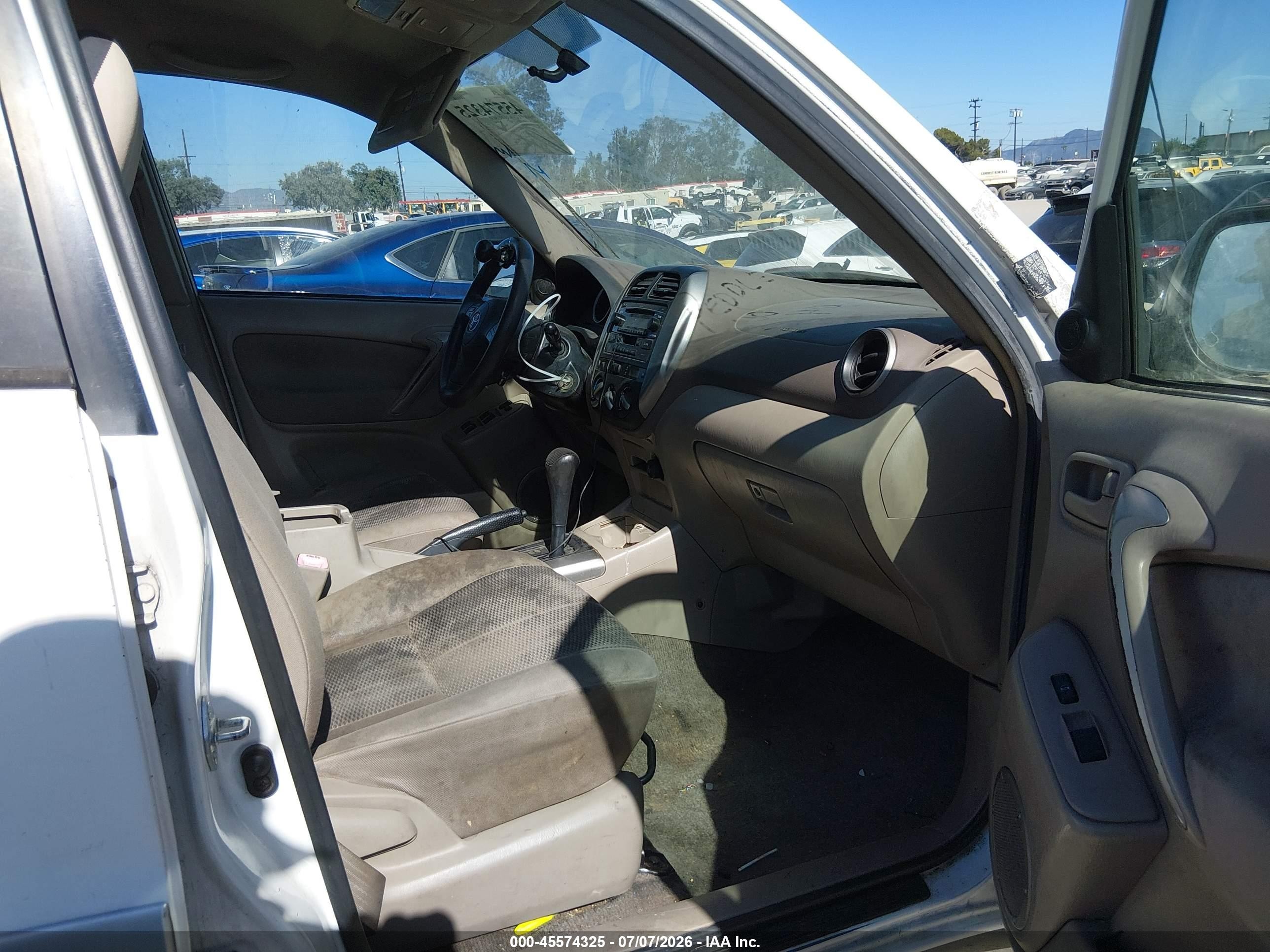 2005 Toyota Rav4   White vin: JTEGD20V650079235