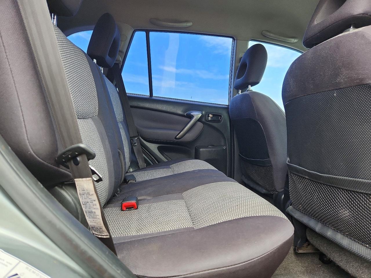 2004 Toyota Rav4 Base Gray vin: JTEGD20V740039731