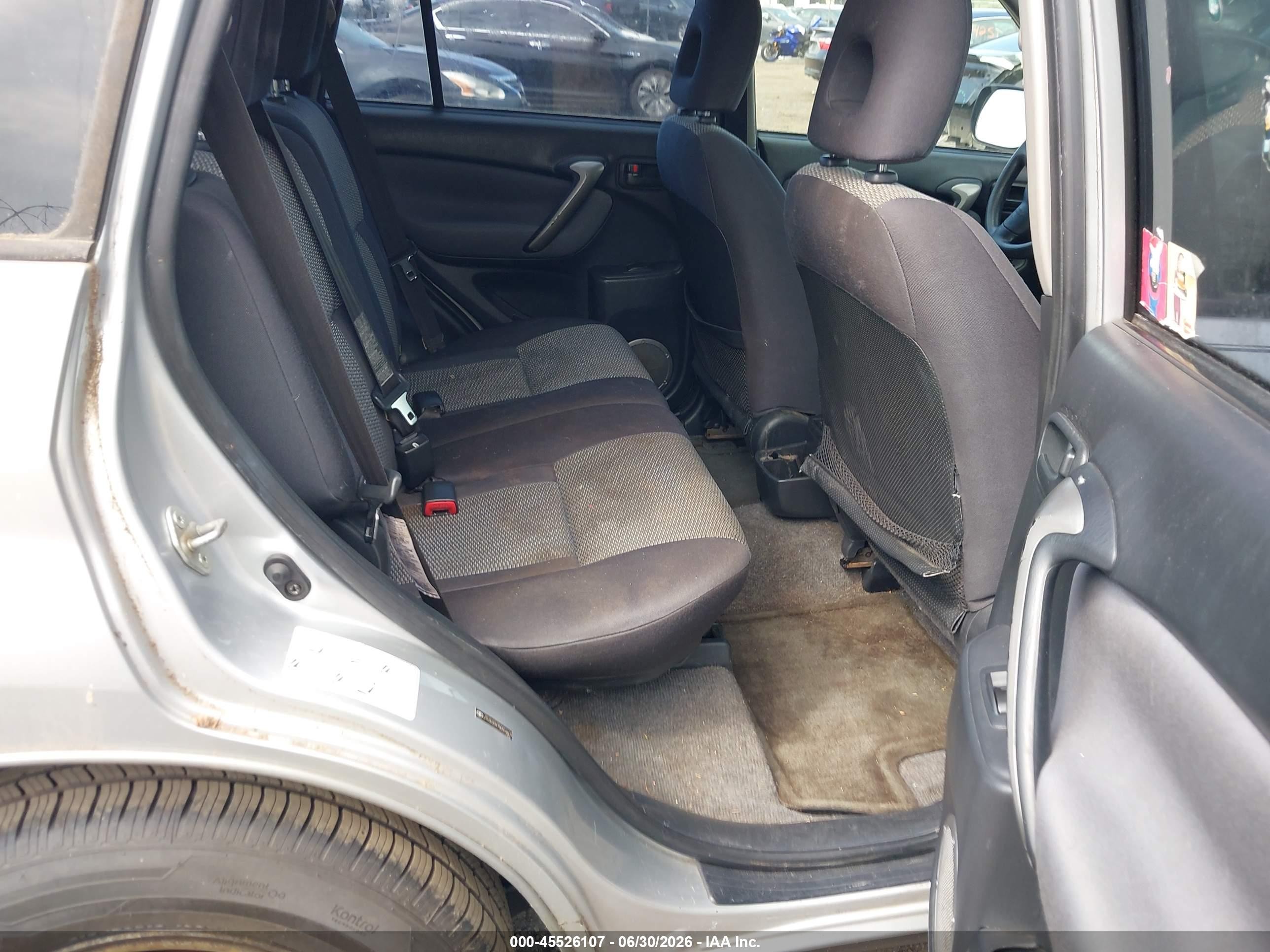 2005 Toyota Rav4   Silver vin: JTEGD20V750052609