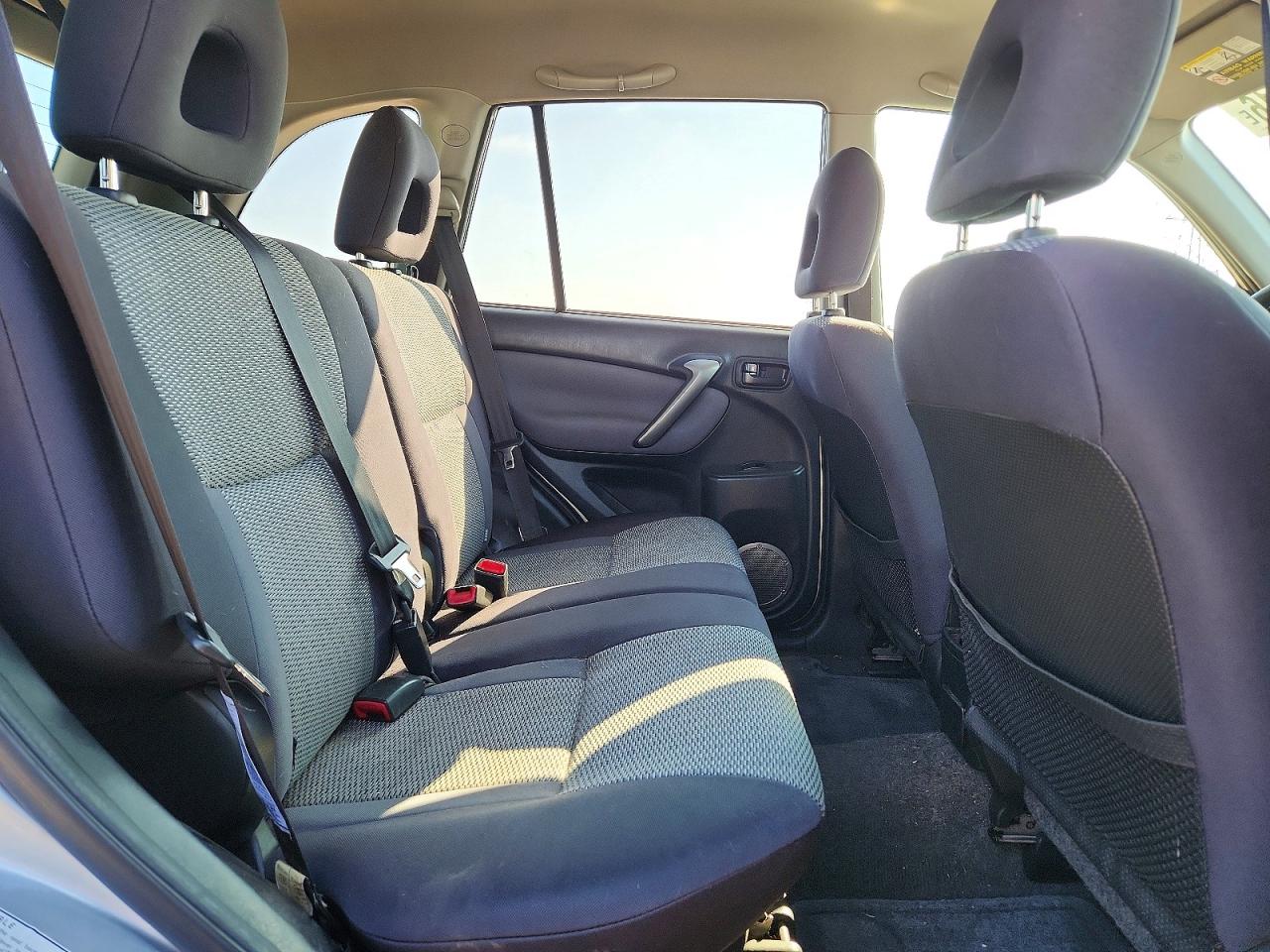 2005 Toyota Rav4 Base Silver vin: JTEGD20V750058250