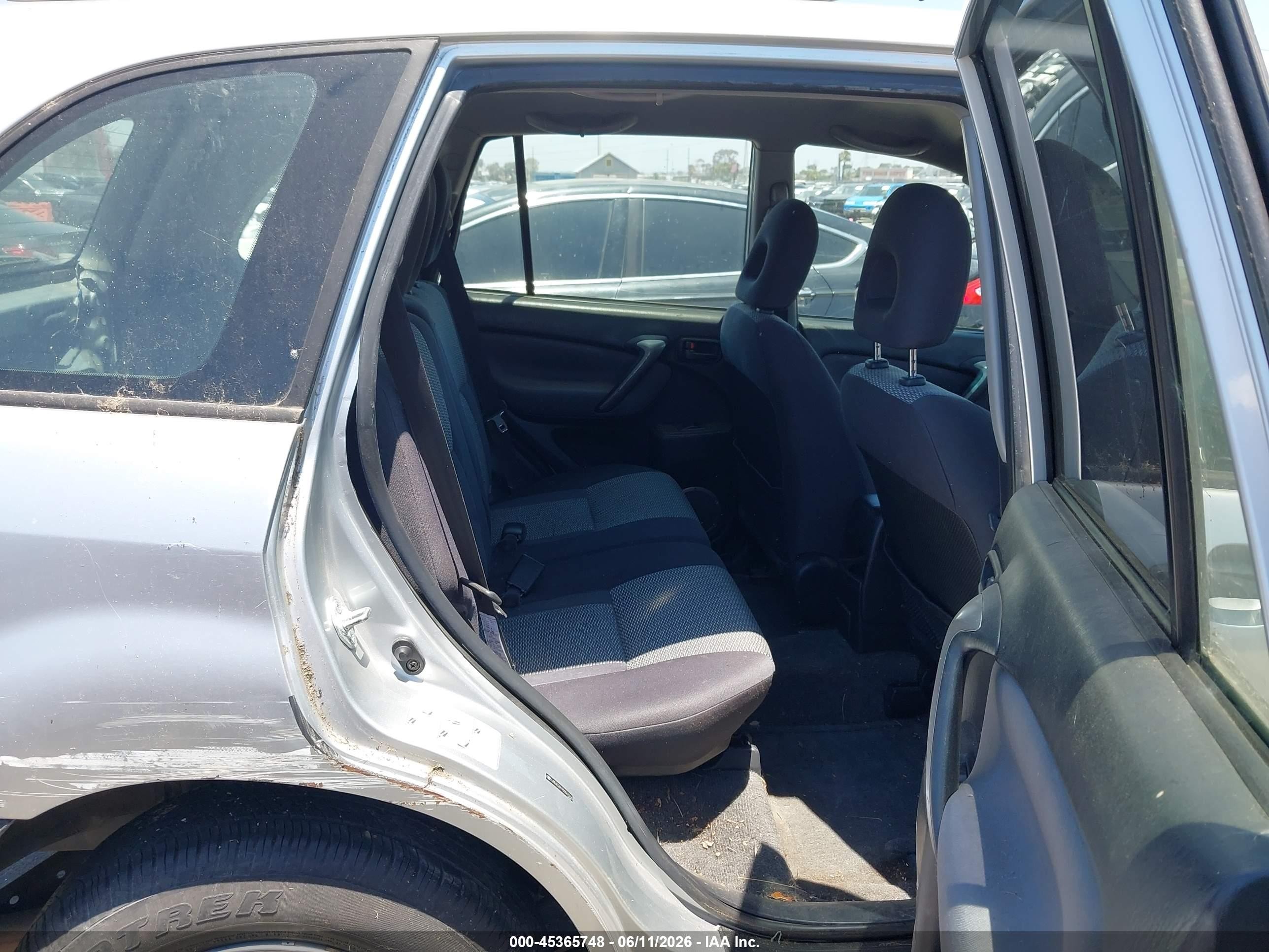 2005 Toyota Rav4   Silver vin: JTEGD20V750067336