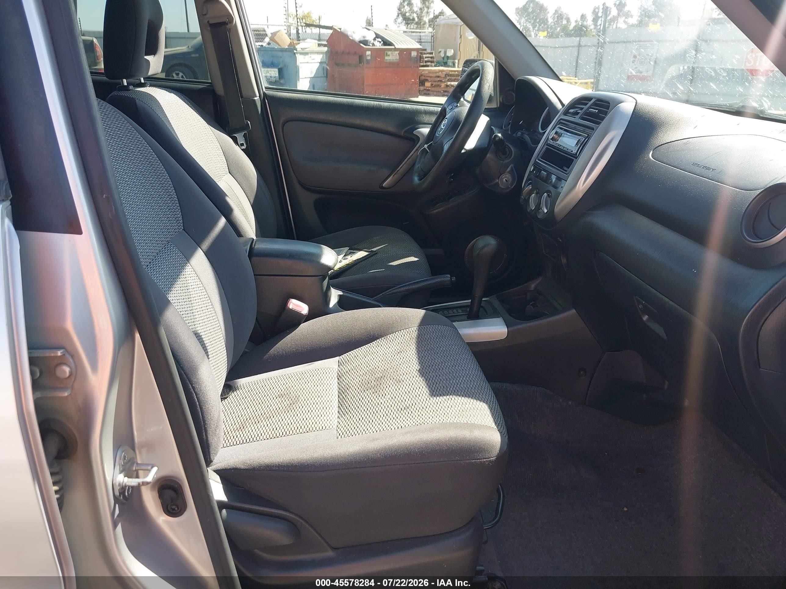 2005 Toyota Rav4   Silver vin: JTEGD20V750073282