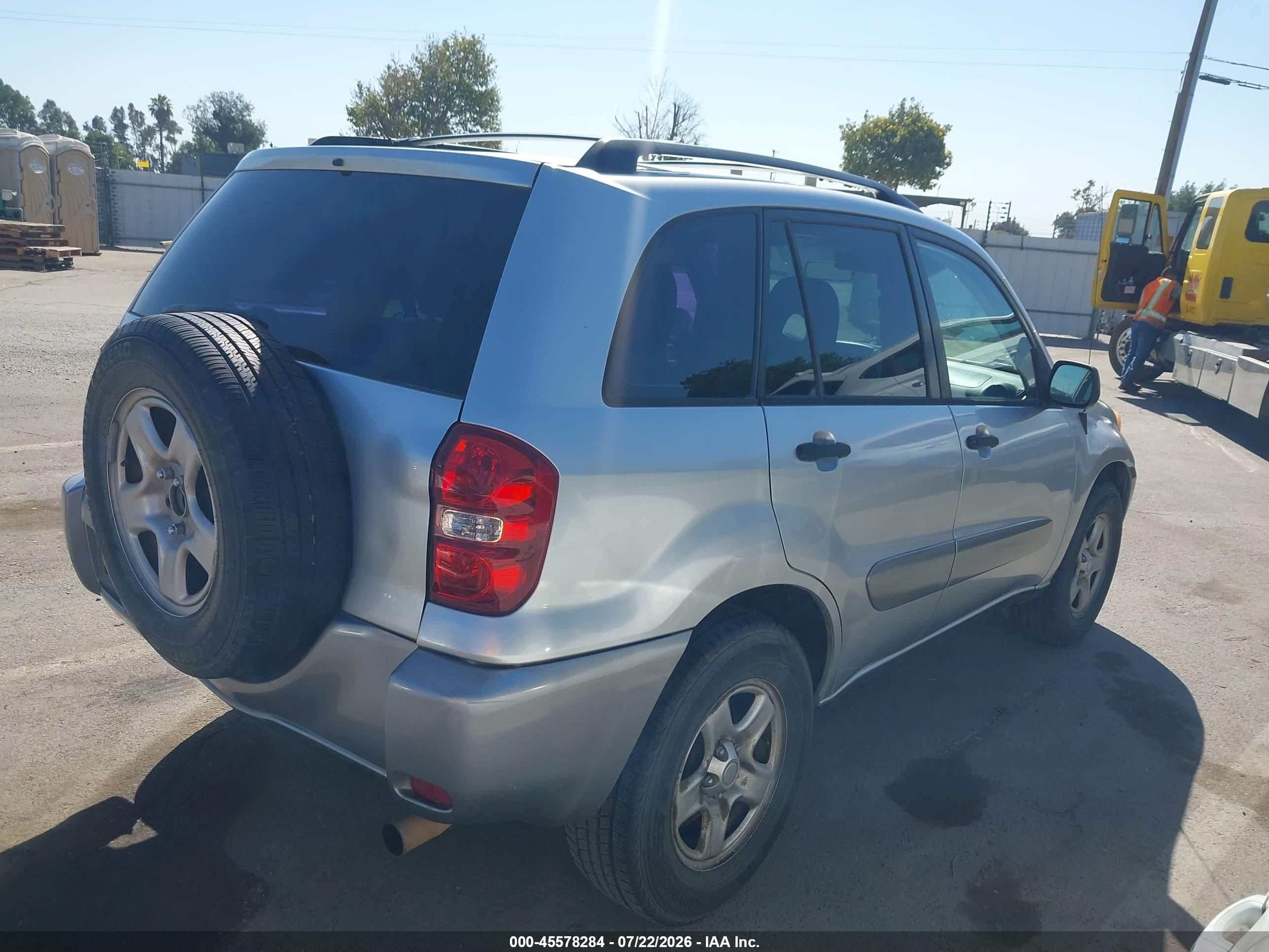 2005 Toyota Rav4   Silver vin: JTEGD20V750073282