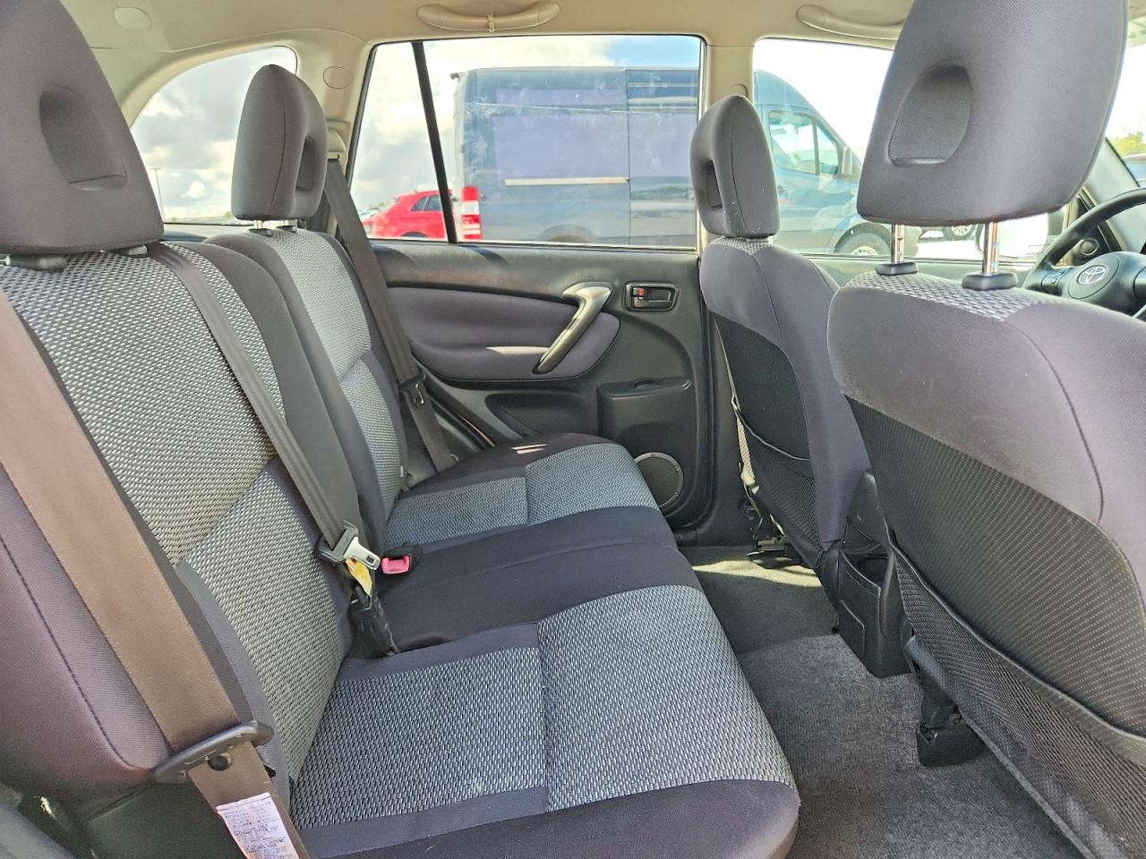 2005 Toyota Rav4 Base Серебряный vin: JTEGD20V750074626
