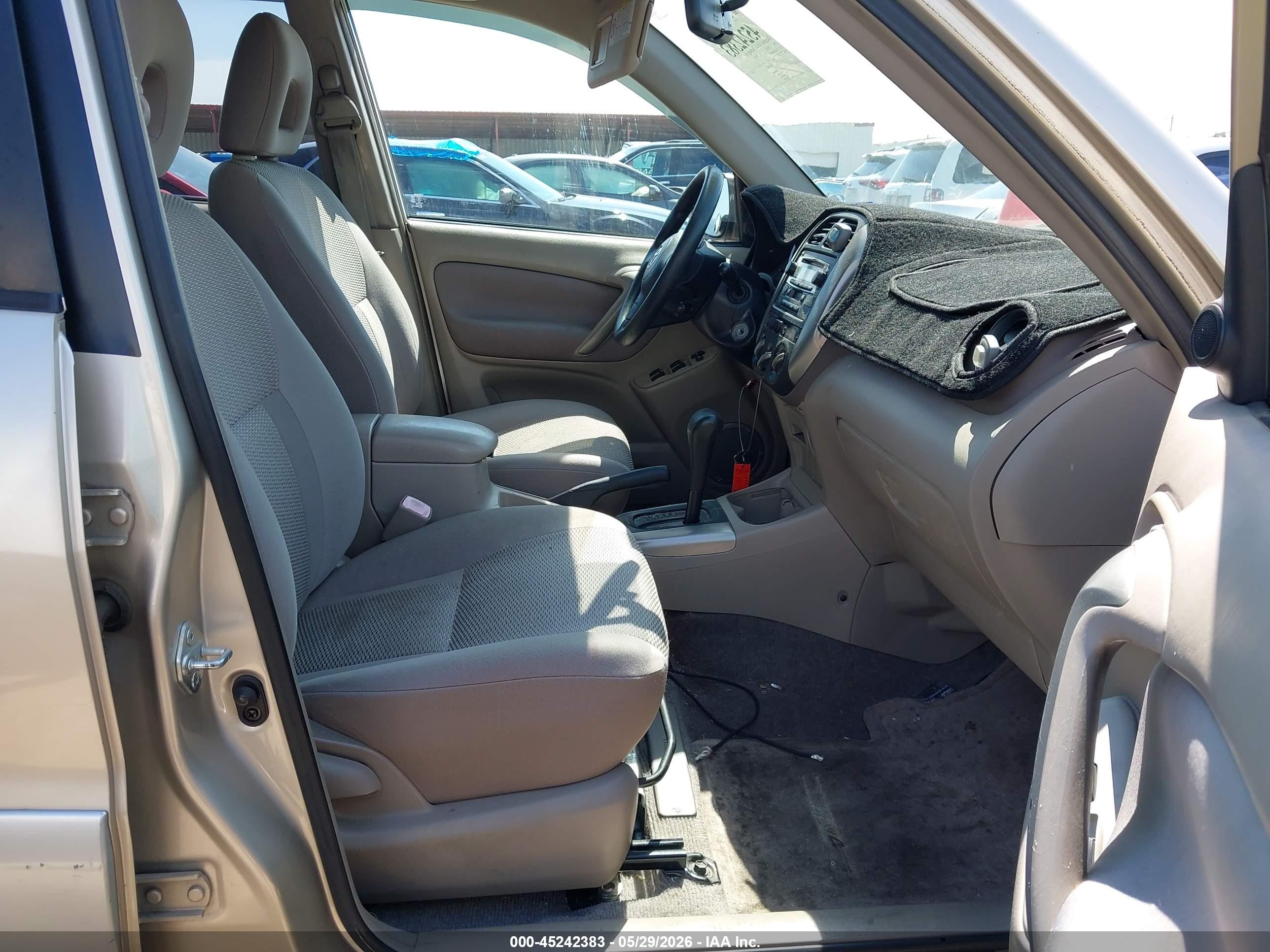 2004 Toyota Rav4   Gold vin: JTEGD20V840035316