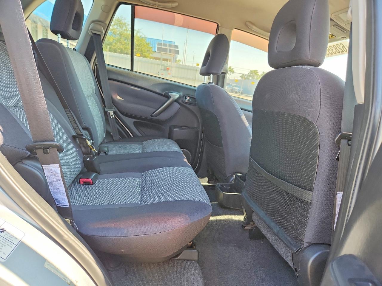 2005 Toyota Rav4 Base Silver vin: JTEGD20V850047130