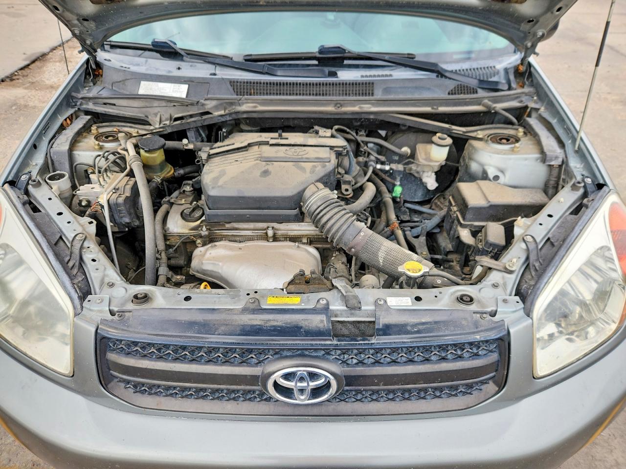 2005 Toyota Rav4 Base Silver vin: JTEGD20V850085683