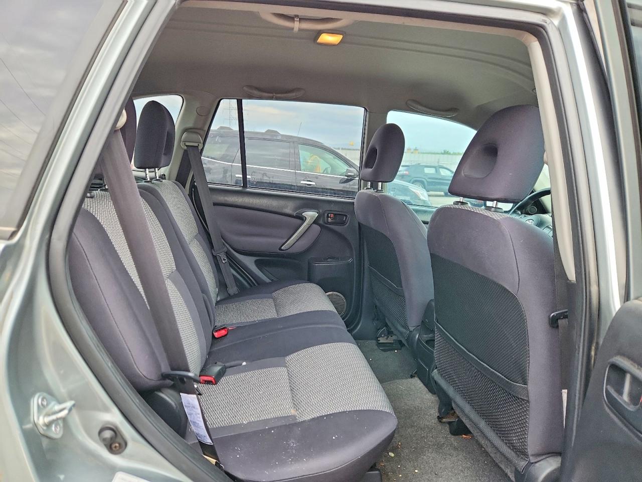 2005 Toyota Rav4 Base Silver vin: JTEGD20V850085683