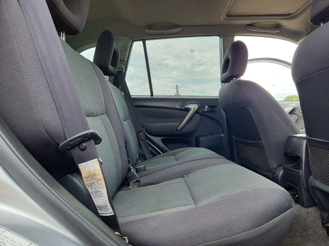 2004 Toyota Rav4 Base Серебряный vin: JTEGD20V940003023