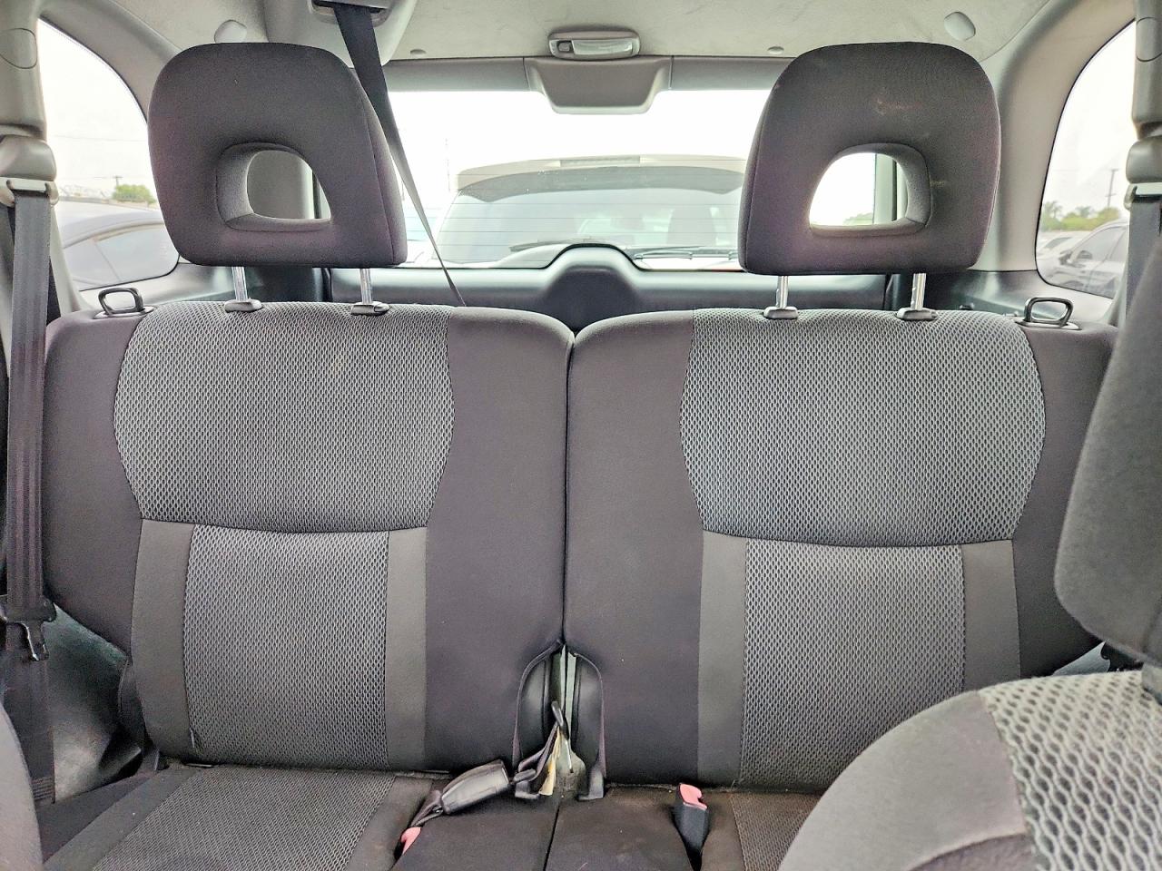 2004 Toyota Rav4 Base Silver vin: JTEGD20V940003023