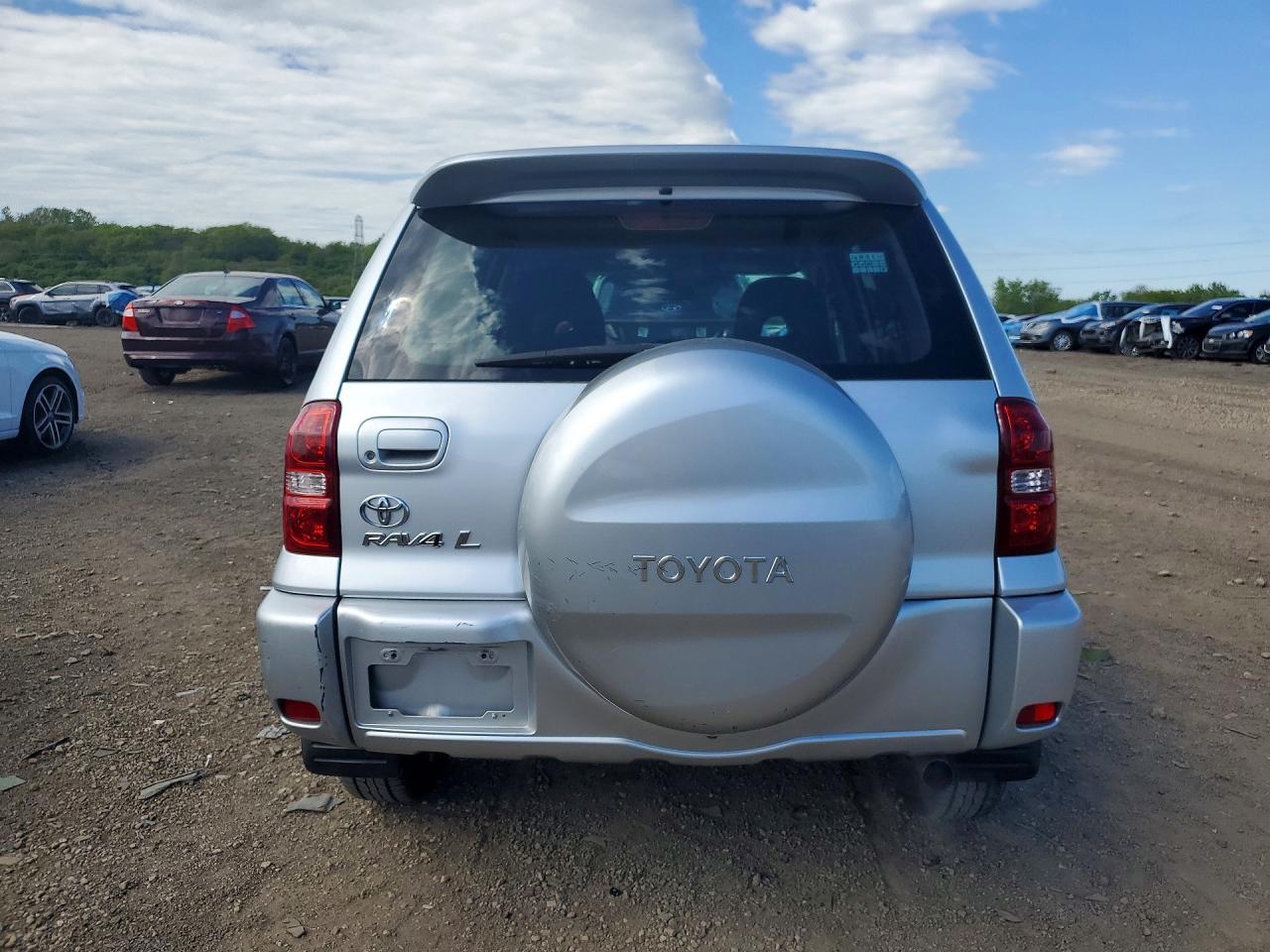 2004 Toyota Rav4 Base Серебряный vin: JTEGD20V940018296