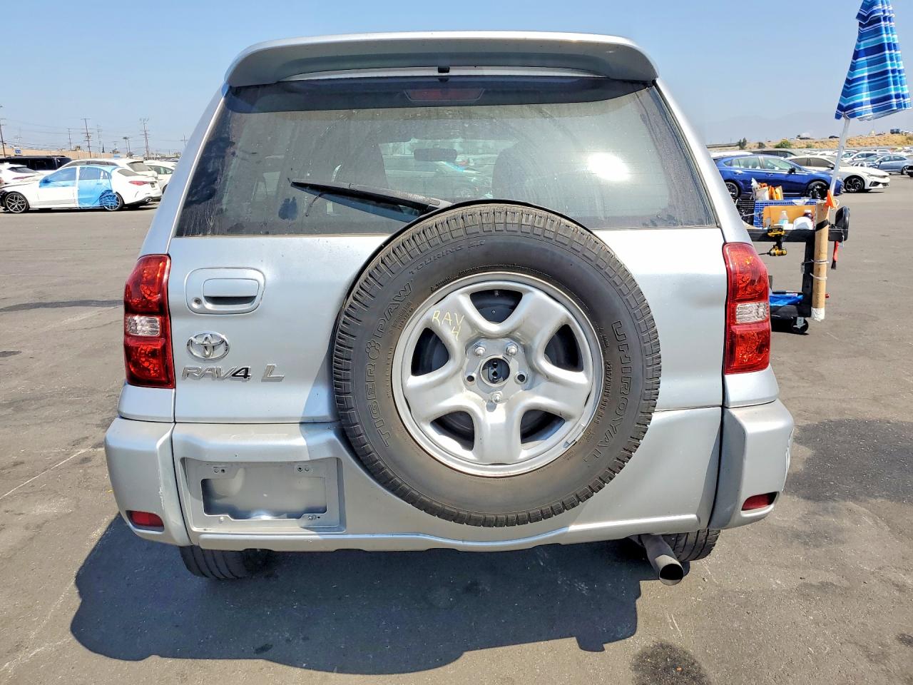 2005 Toyota Rav4 Base Silver vin: JTEGD20V950066480