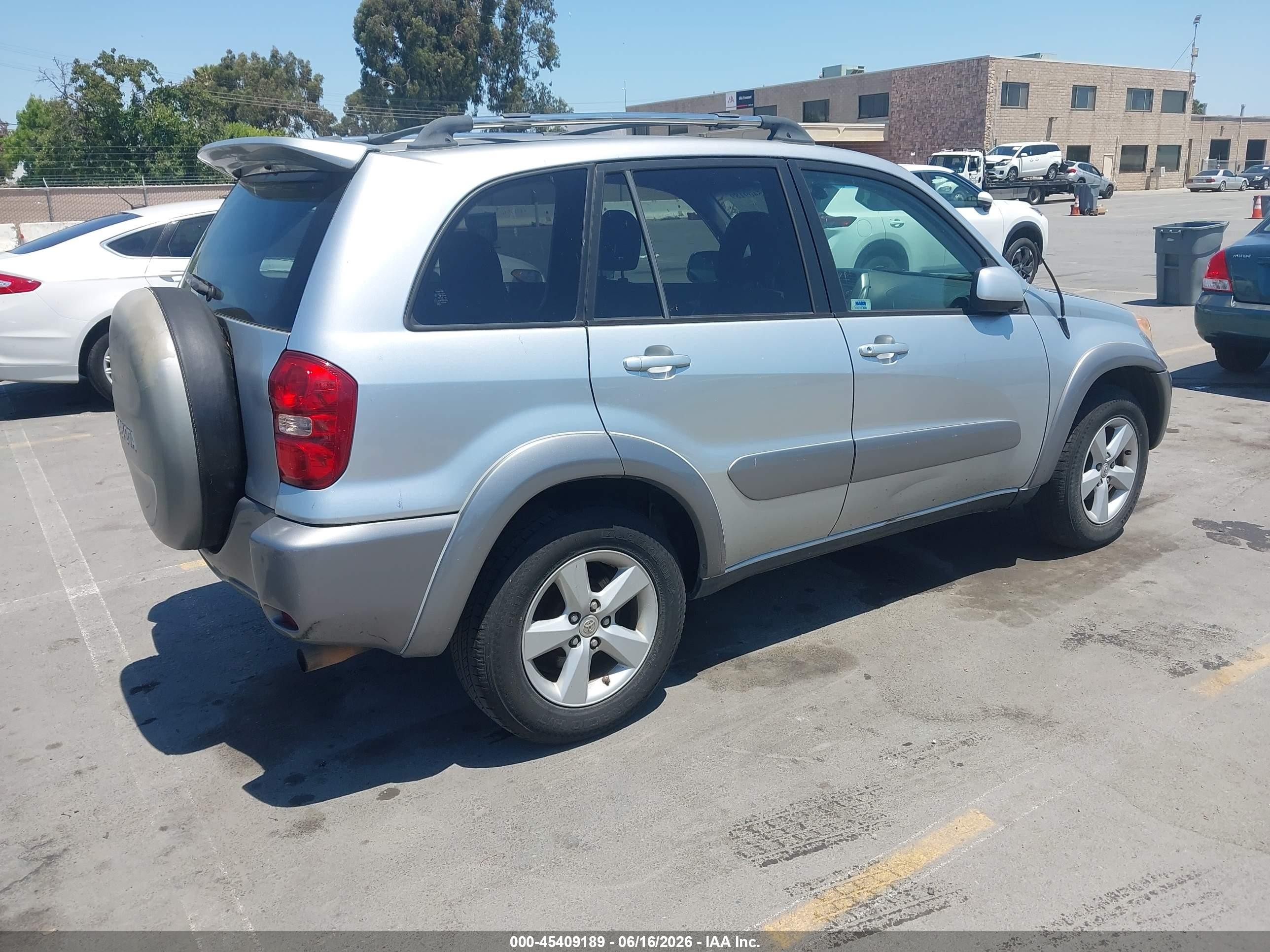 2005 Toyota Rav4   Silver vin: JTEGD20V950078659