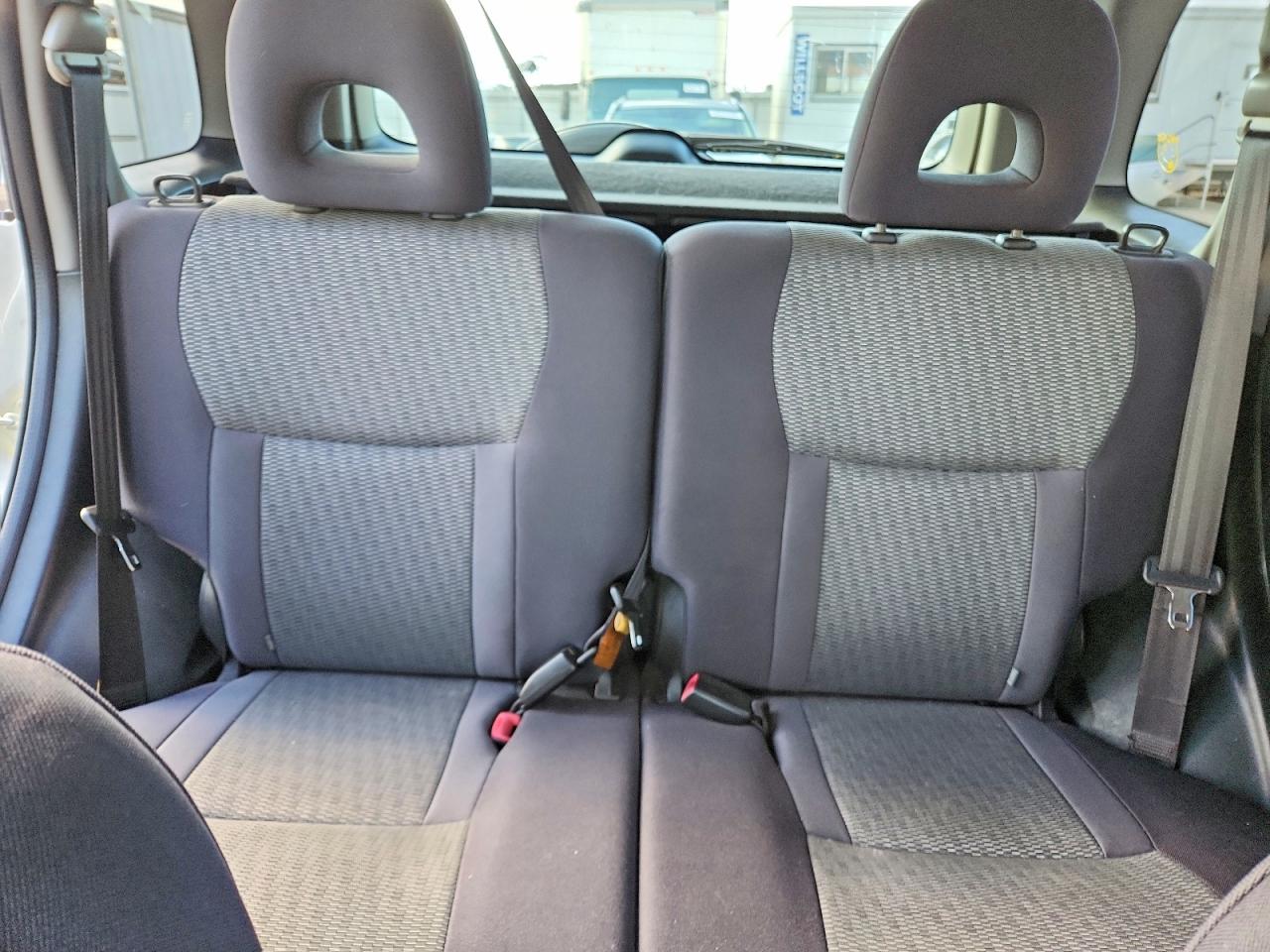 2004 Toyota Rav4 Base Белый vin: JTEGD20VX40031199