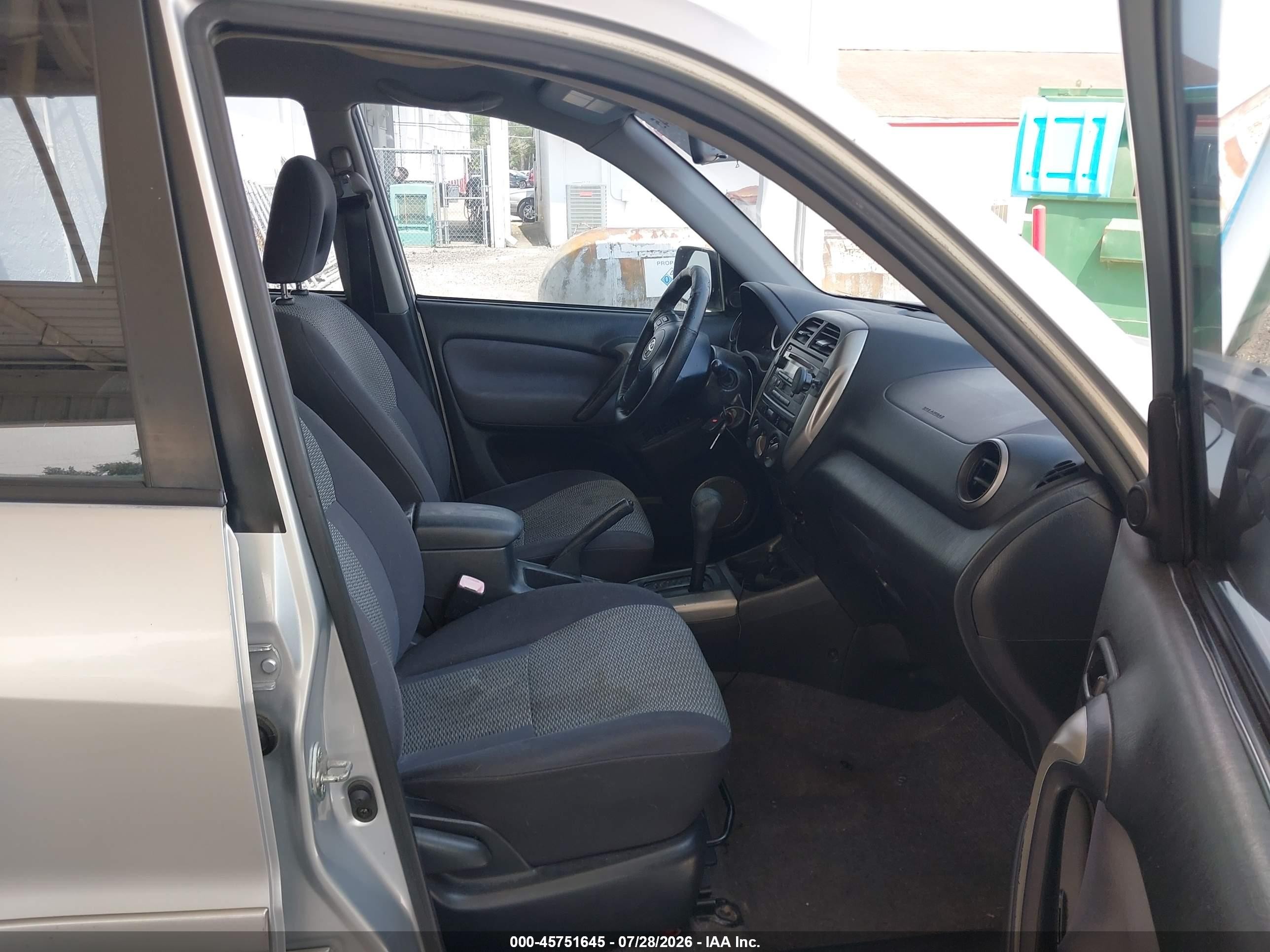 2005 Toyota Rav4   Silver vin: JTEGD20VX50070263