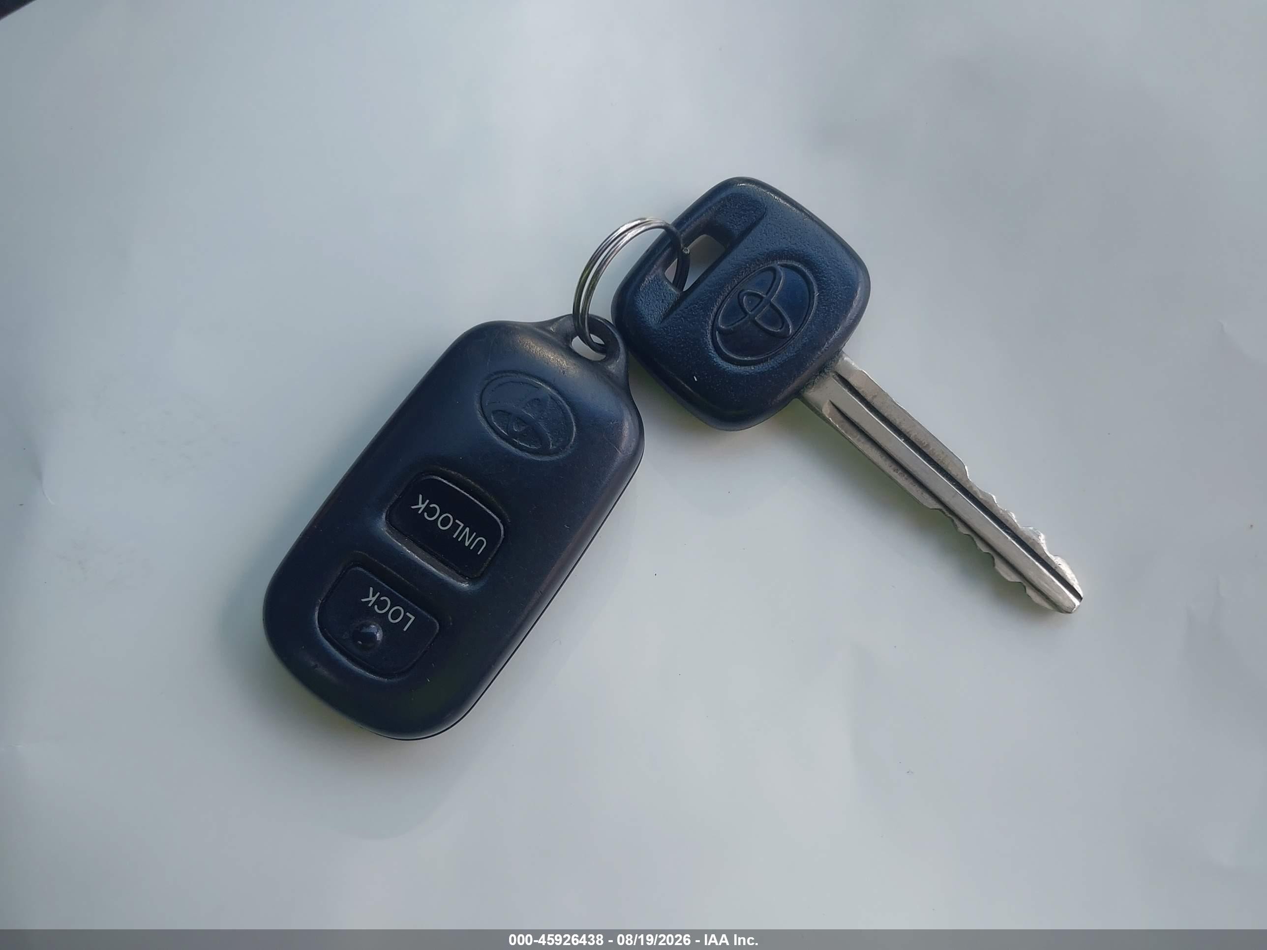 2002 Toyota Highlander   Серебряный vin: JTEGD21A020043242