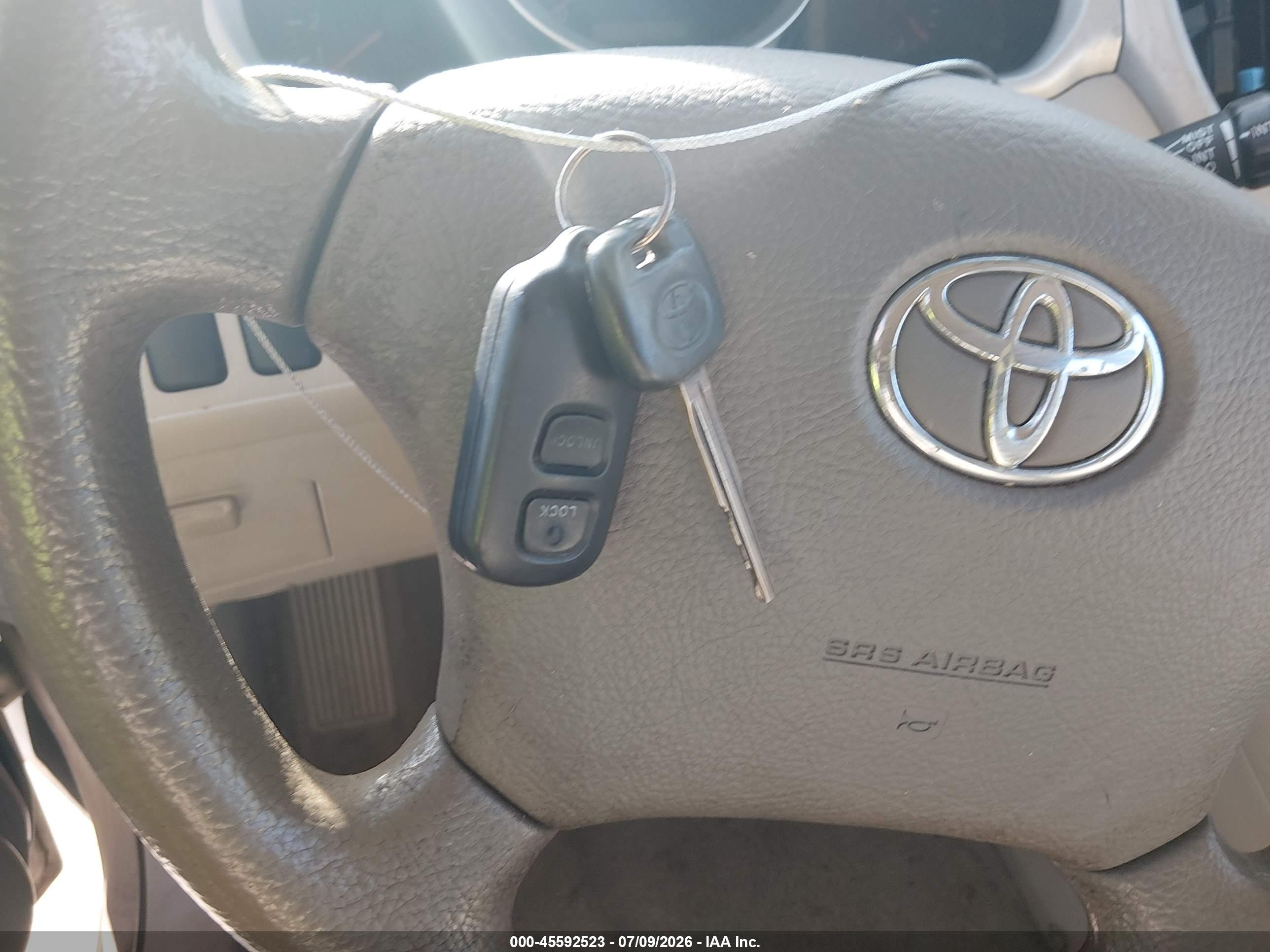 2005 Toyota Highlander   Gold vin: JTEGD21A050118767