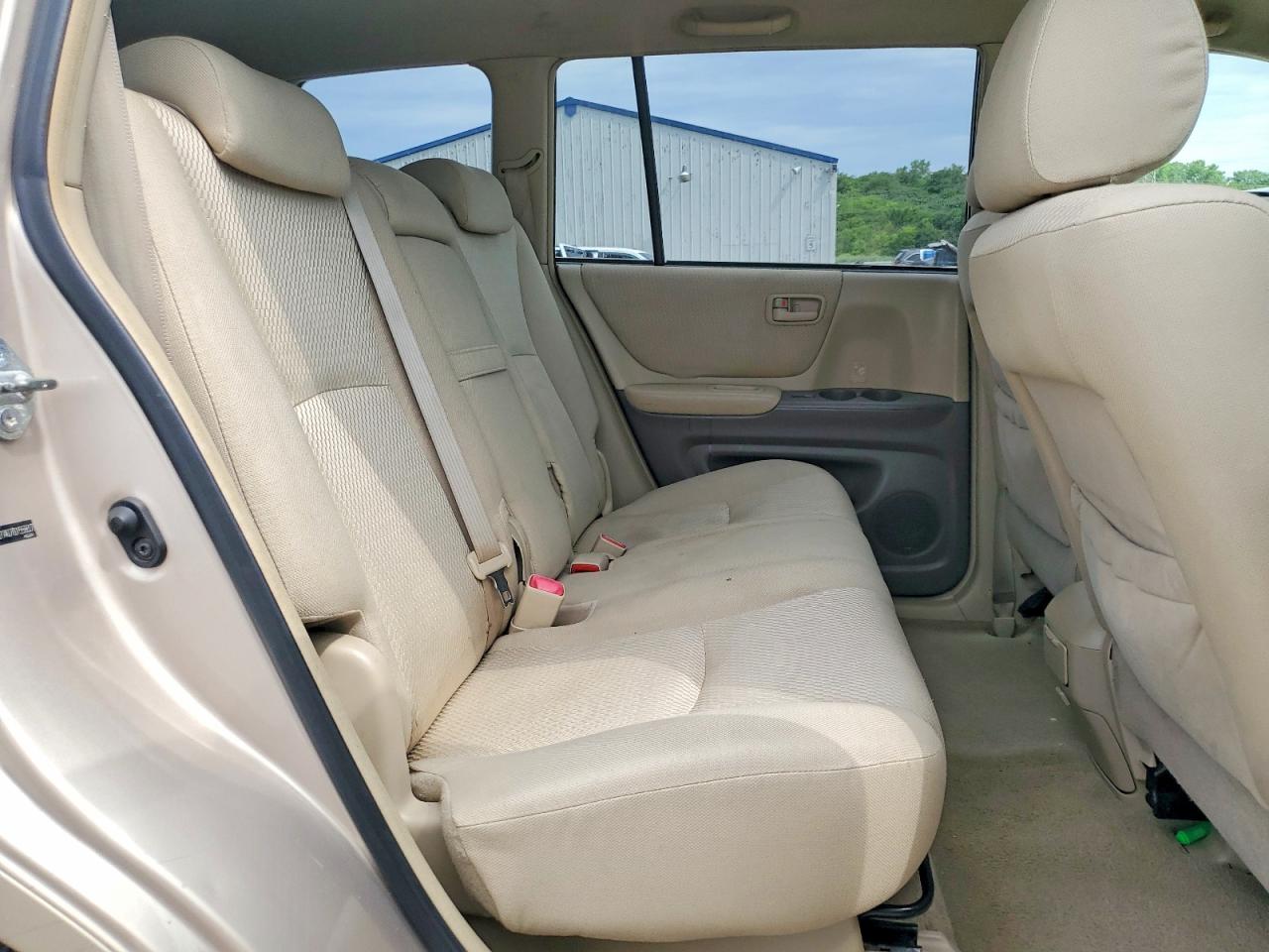 2007 Toyota Highlander Base Beige vin: JTEGD21A070155837