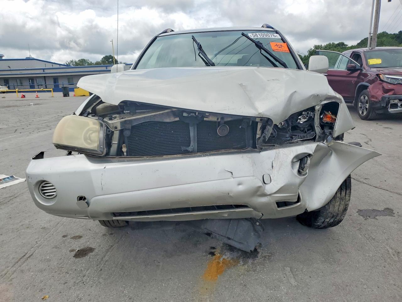2004 Toyota Highlander Base Silver vin: JTEGD21A140077385